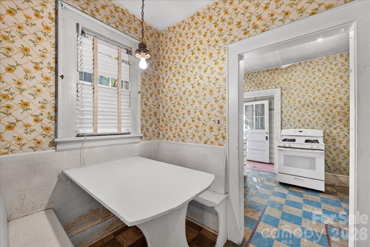 1709 The Plaza None Property Photo 7