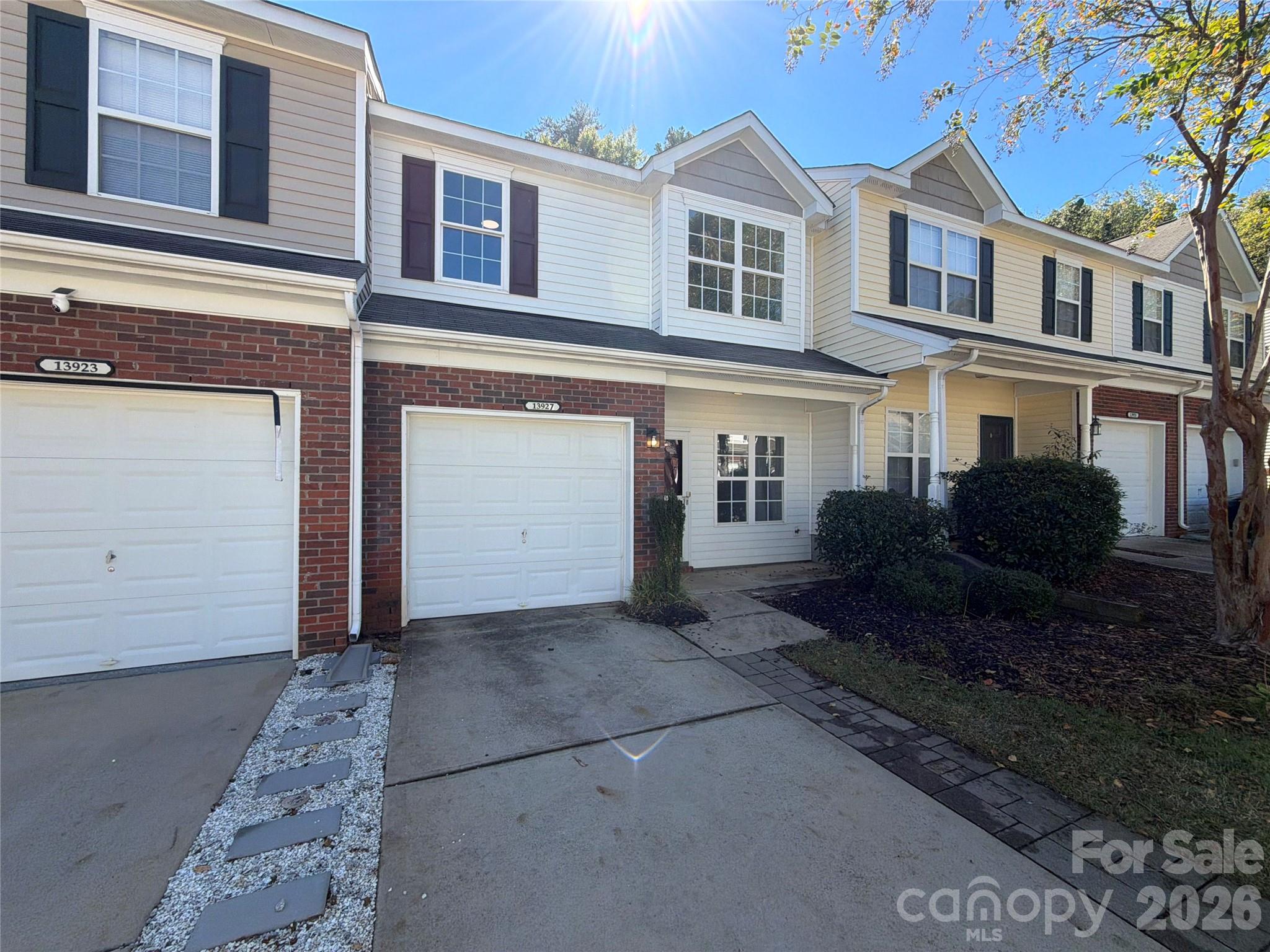 13927 Singleleaf Lane Property Photo 1