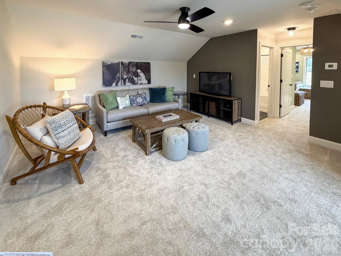 1718 Poppy Way Property Photo 12