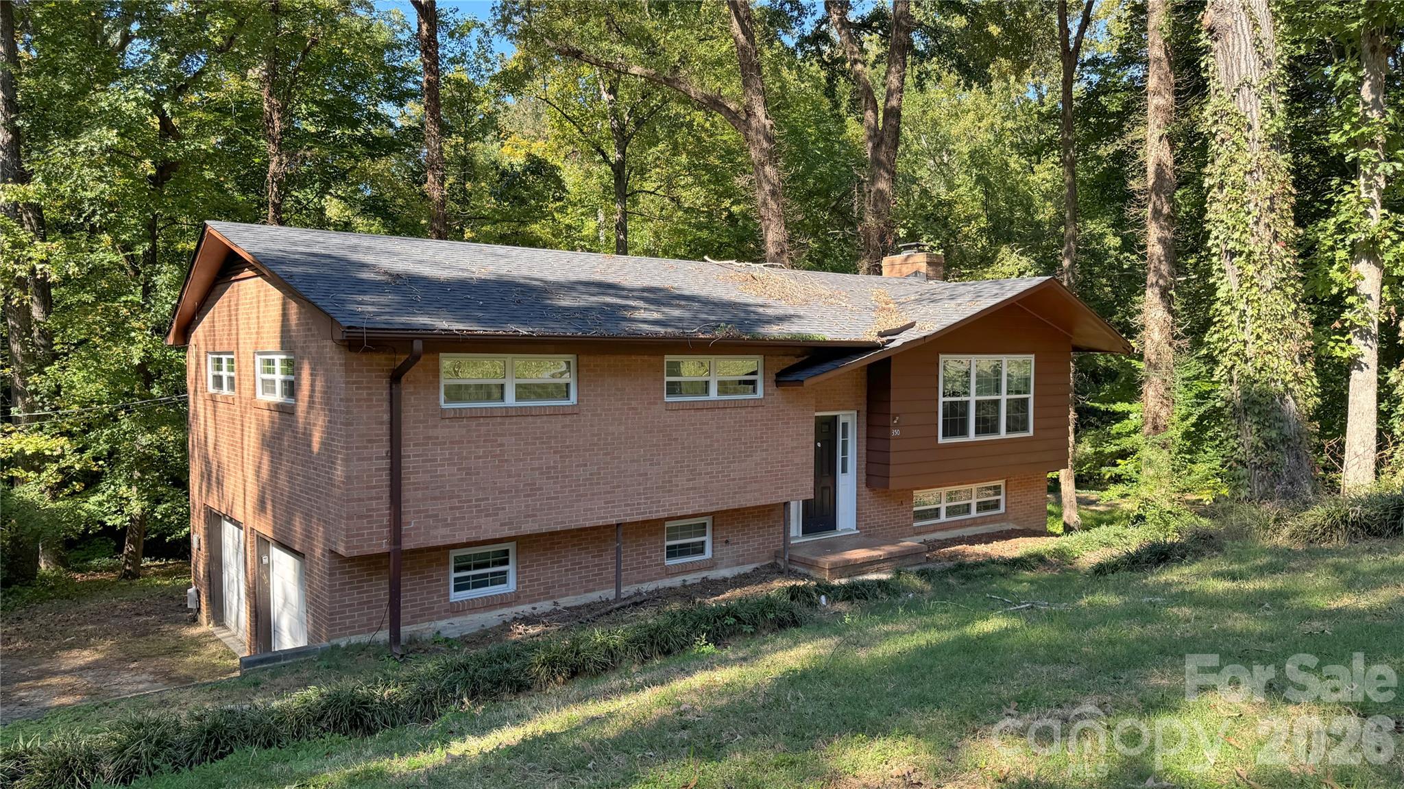 350 Waycross Drive Property Photo 1