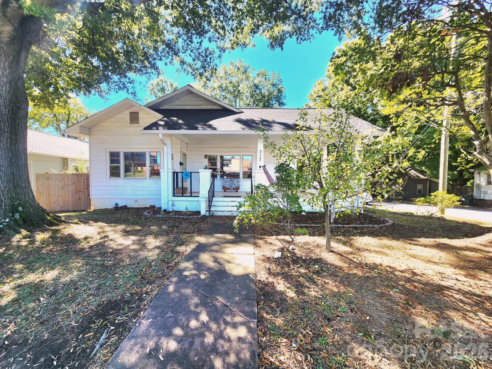 317 Kerr Street Property Photo 1