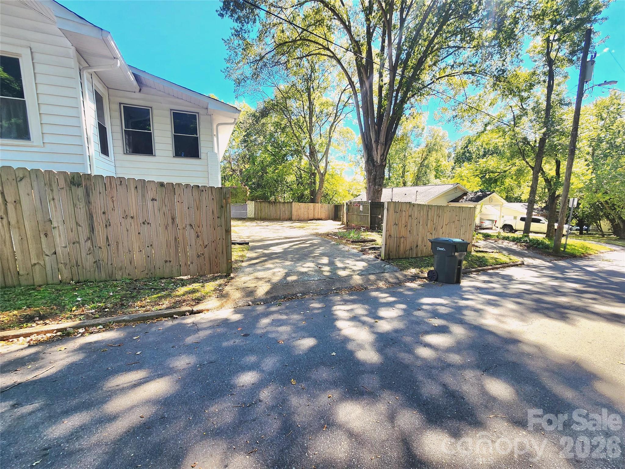 317 Kerr Street Property Photo 6