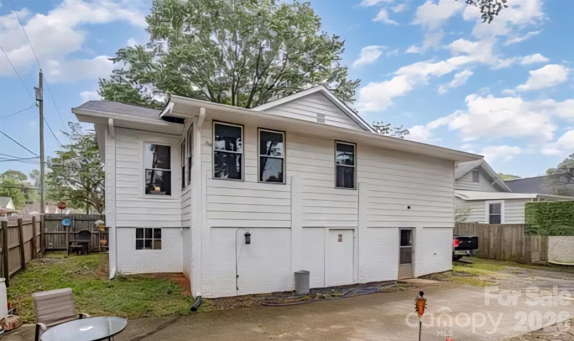 317 Kerr Street Property Photo 7