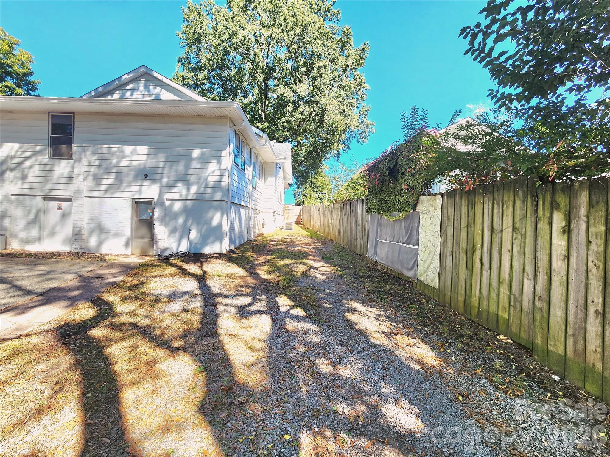 317 Kerr Street Property Photo 9