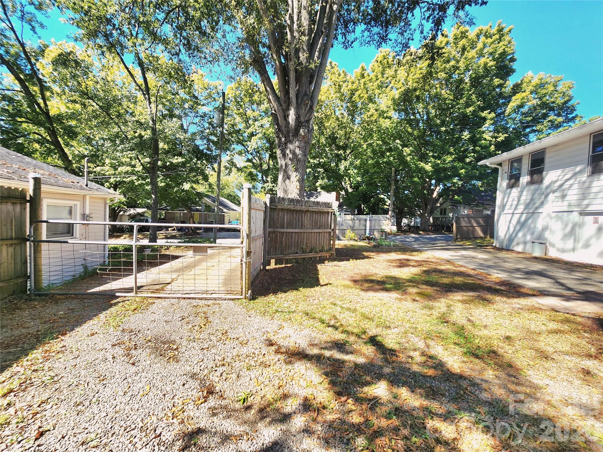 317 Kerr Street Property Photo 11