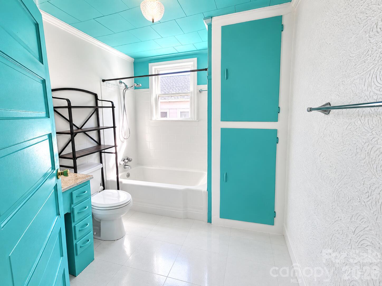 317 Kerr Street Property Photo 13
