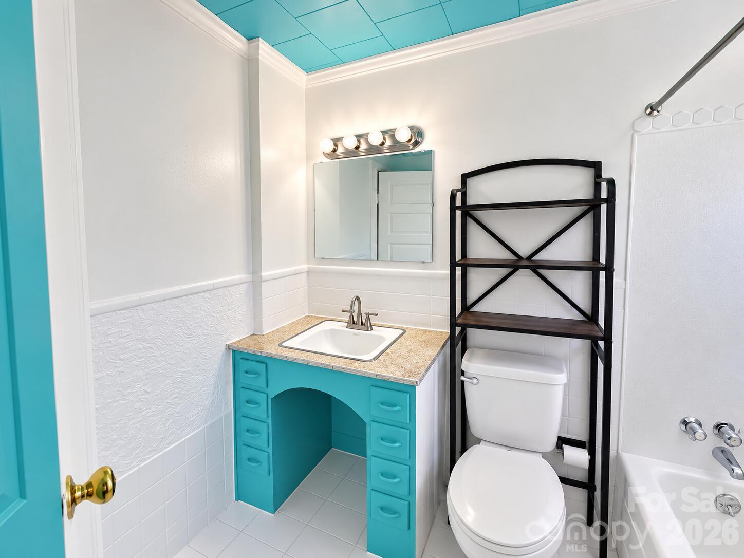 317 Kerr Street Property Photo 14