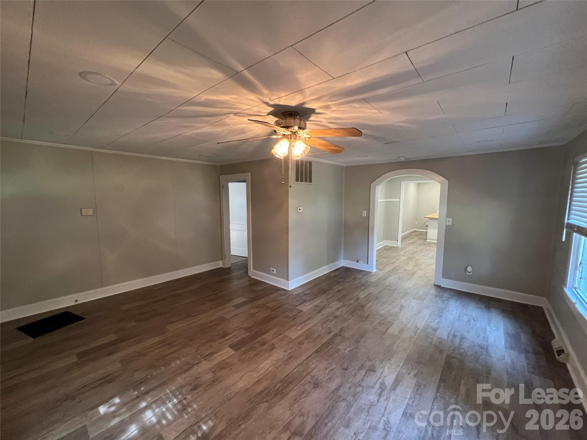 1302 White Lane Property Photo 4