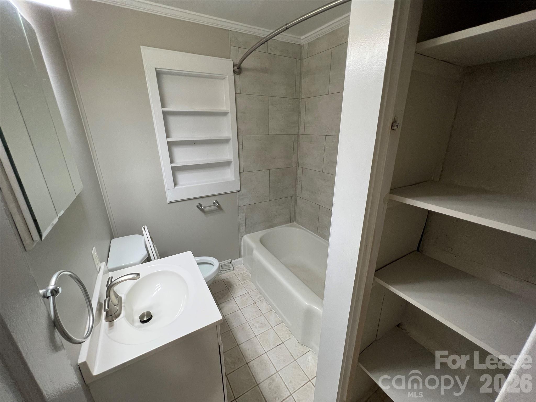 1302 White Lane Property Photo 9