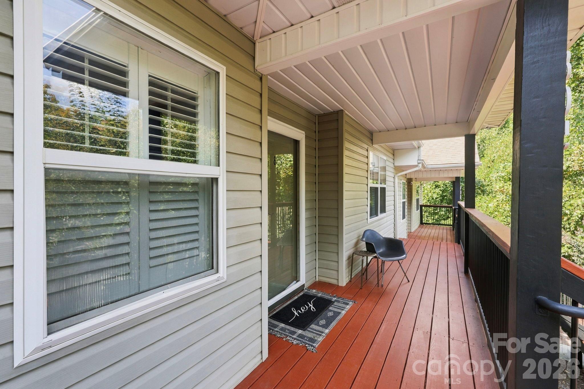 805 Carlyle Way Property Photo 3