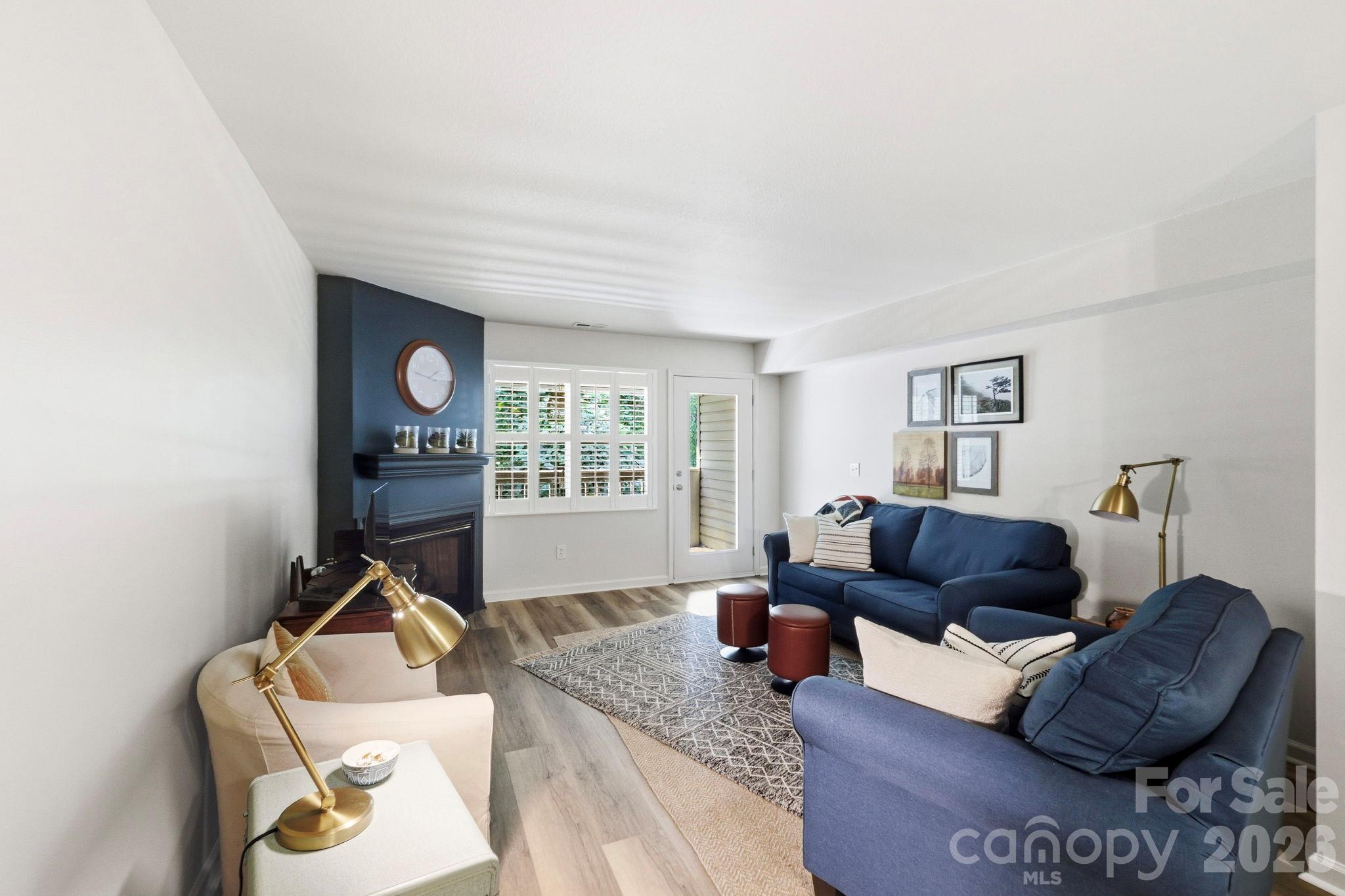 805 Carlyle Way Property Photo 10