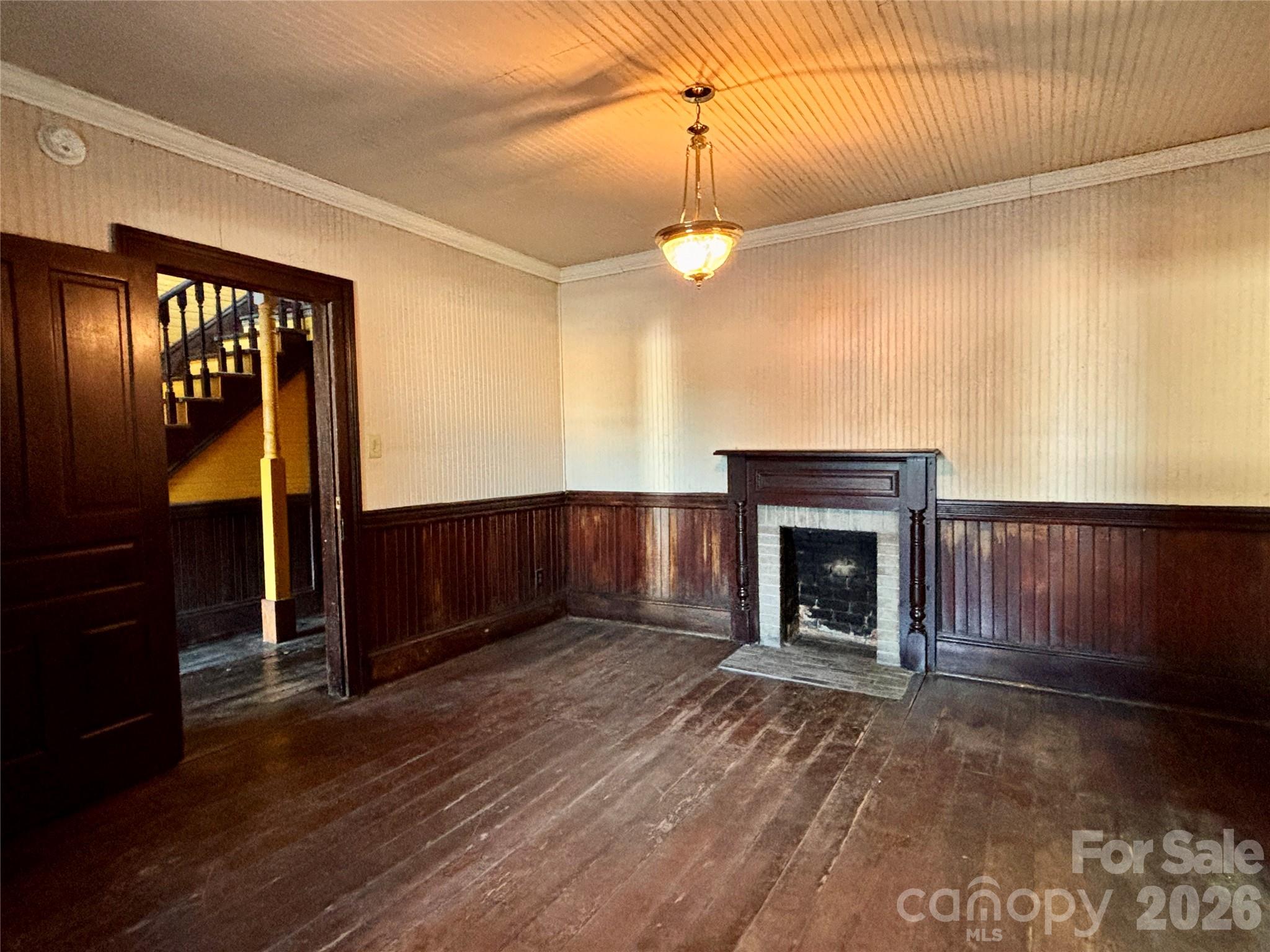 907 S Fulton Street Property Photo 5