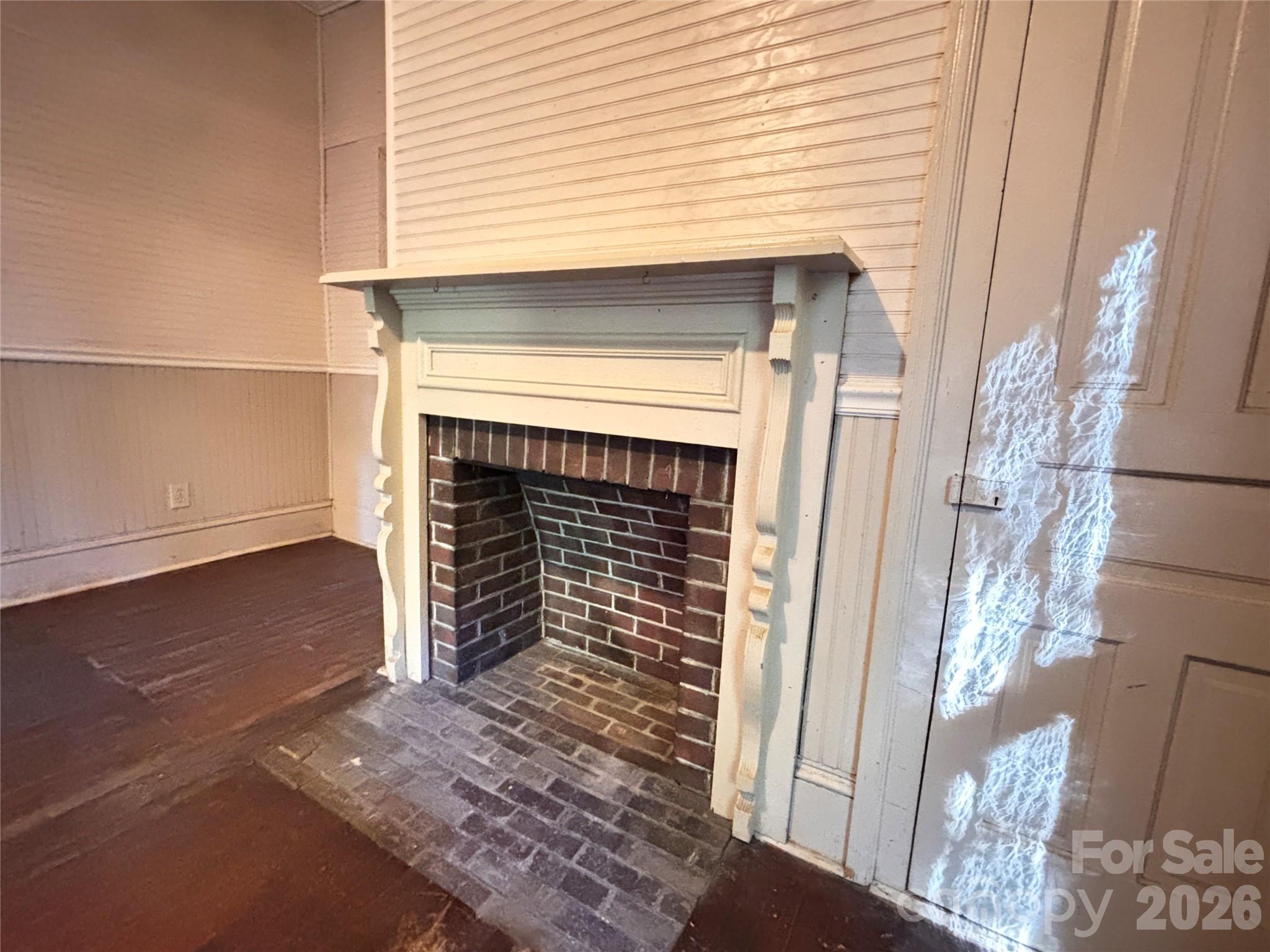 907 S Fulton Street Property Photo 7