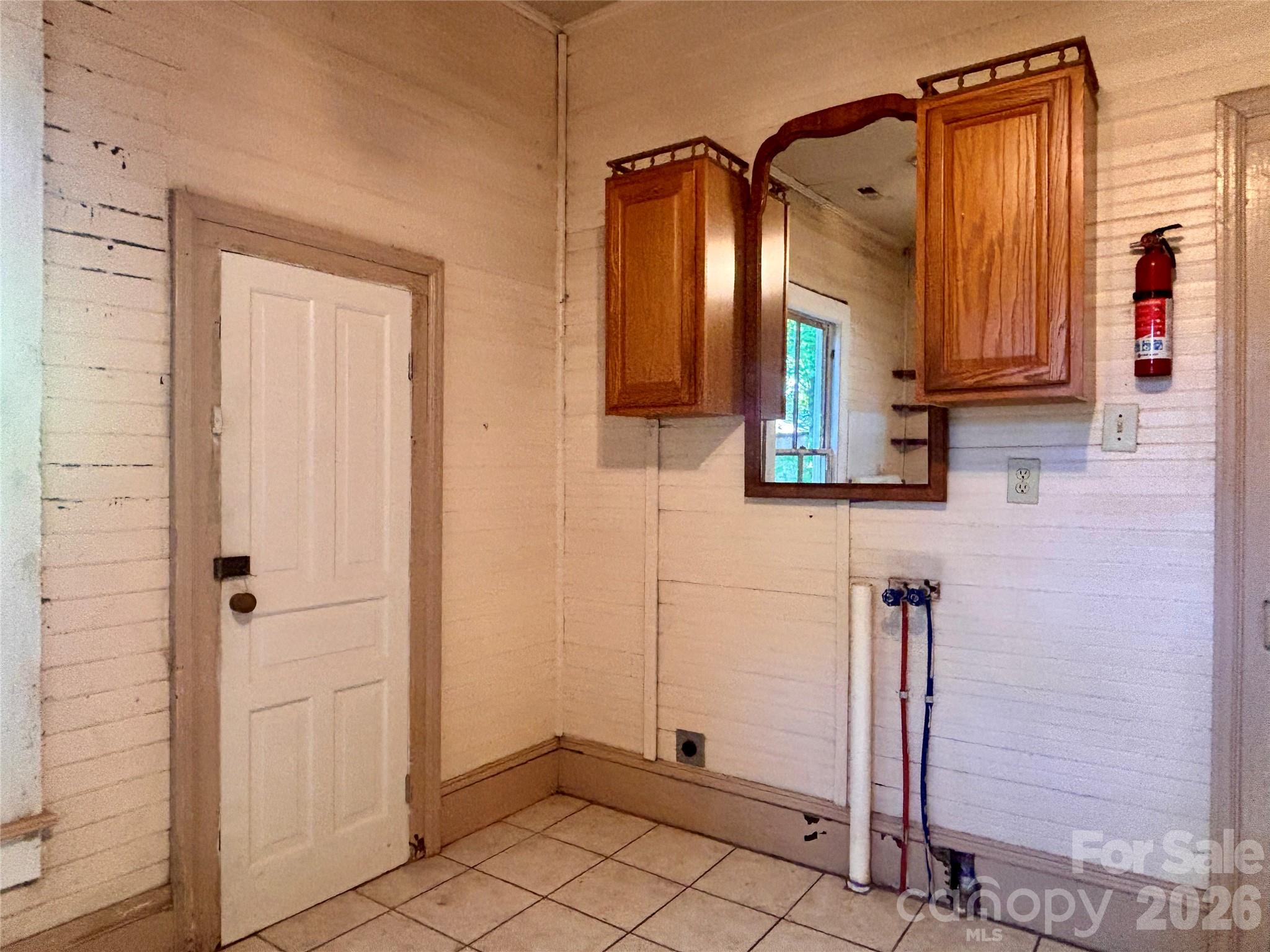 907 S Fulton Street Property Photo 10
