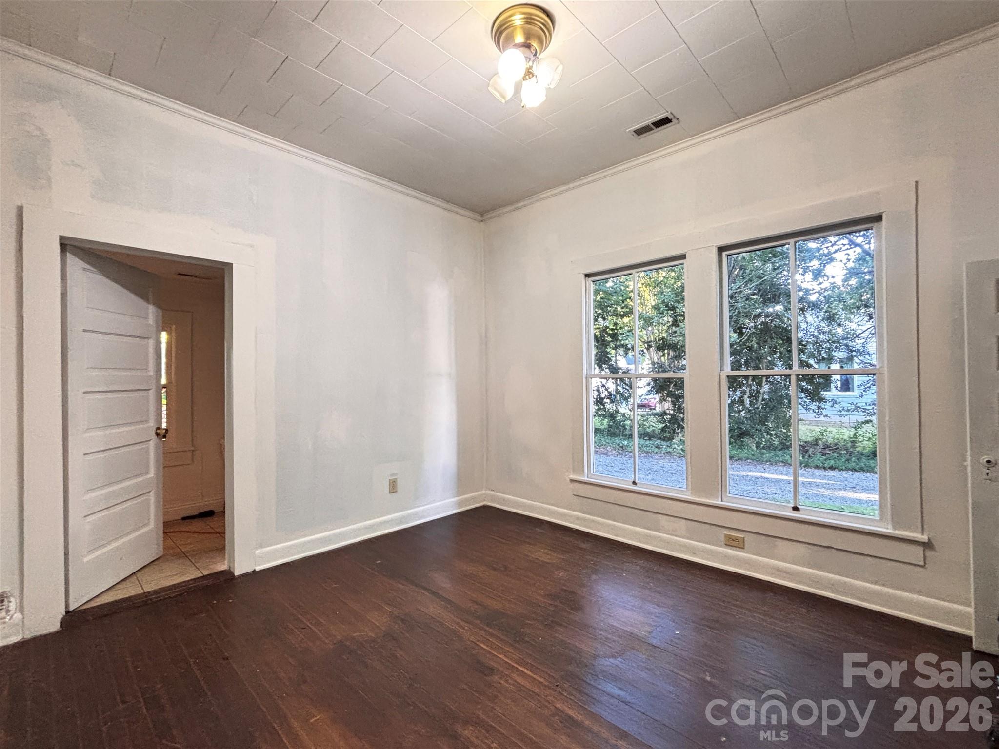 907 S Fulton Street Property Photo 11