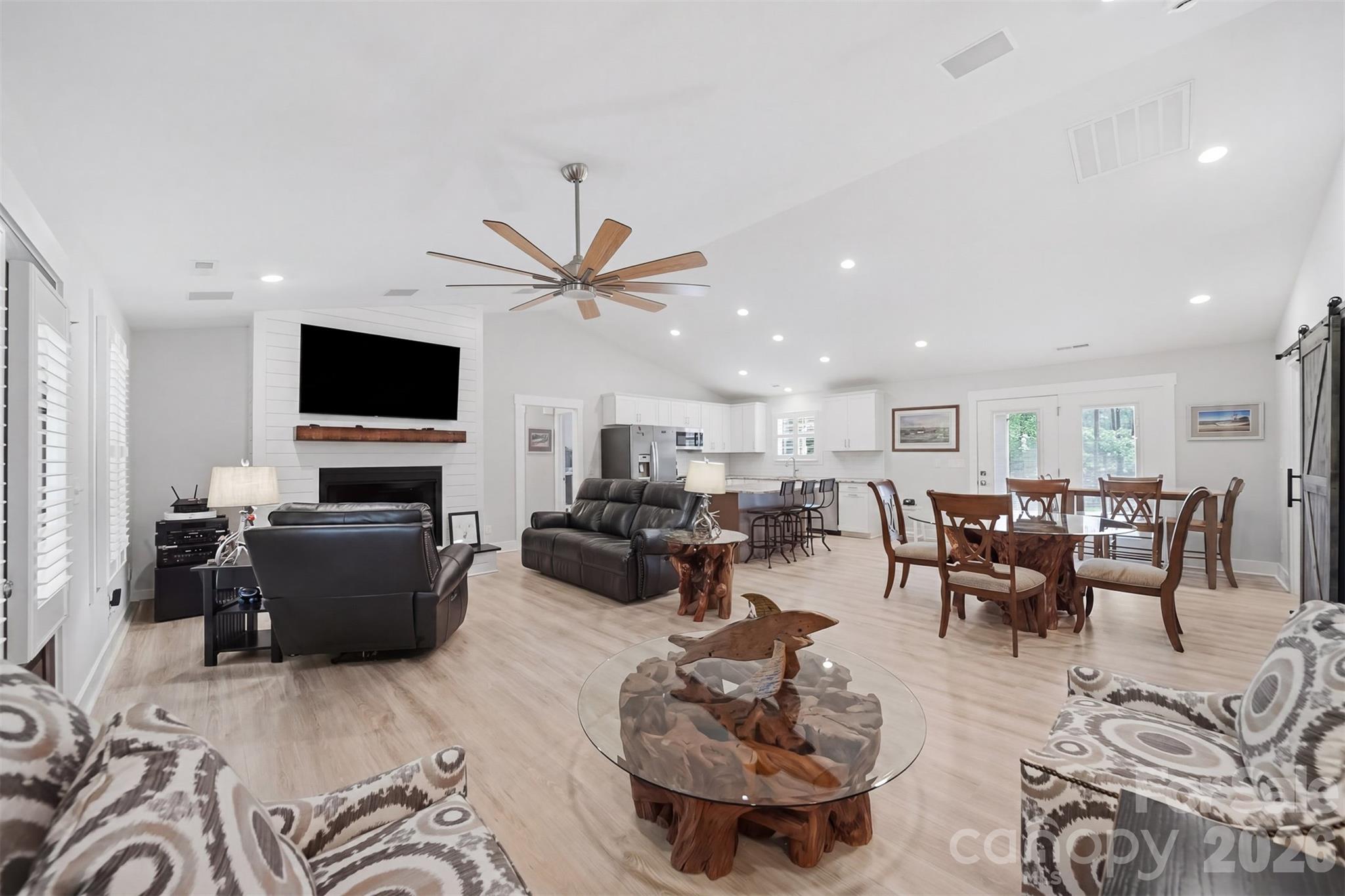 2889 Connelly Springs Road Property Photo 8