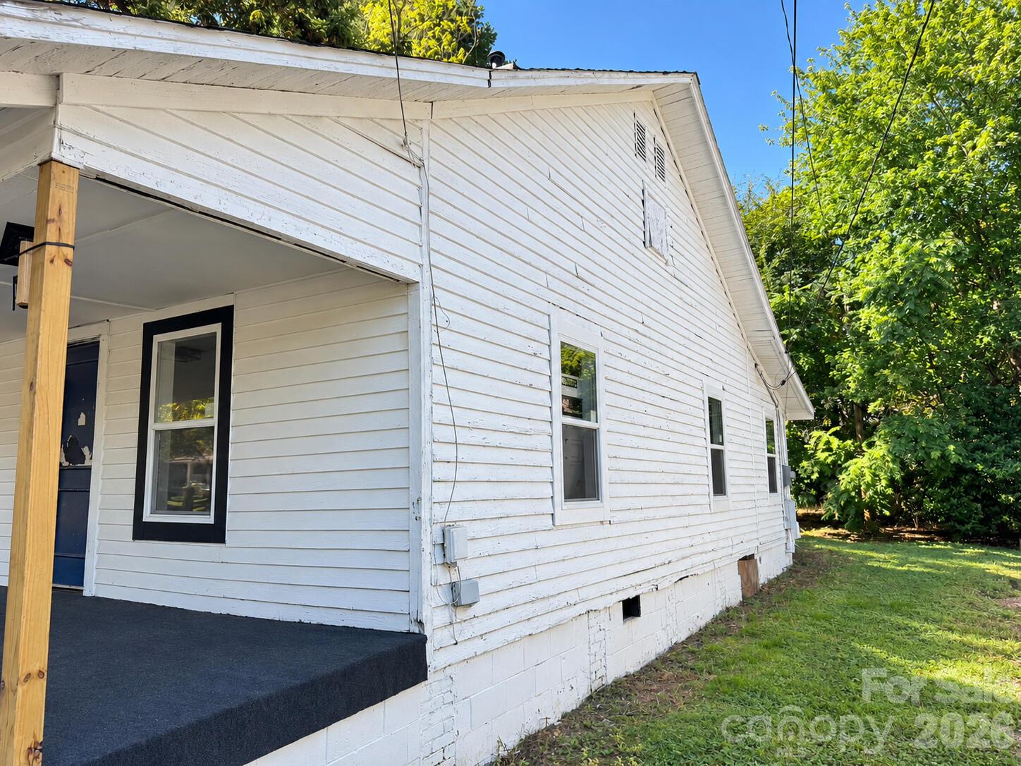 930 4th Street Property Photo 3