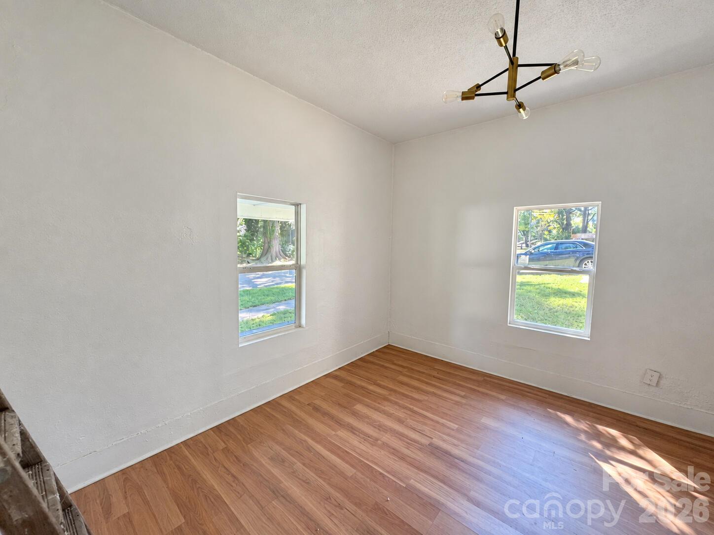 930 4th Street Property Photo 5