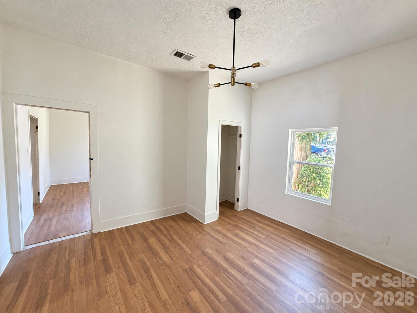 930 4th Street Property Photo 6