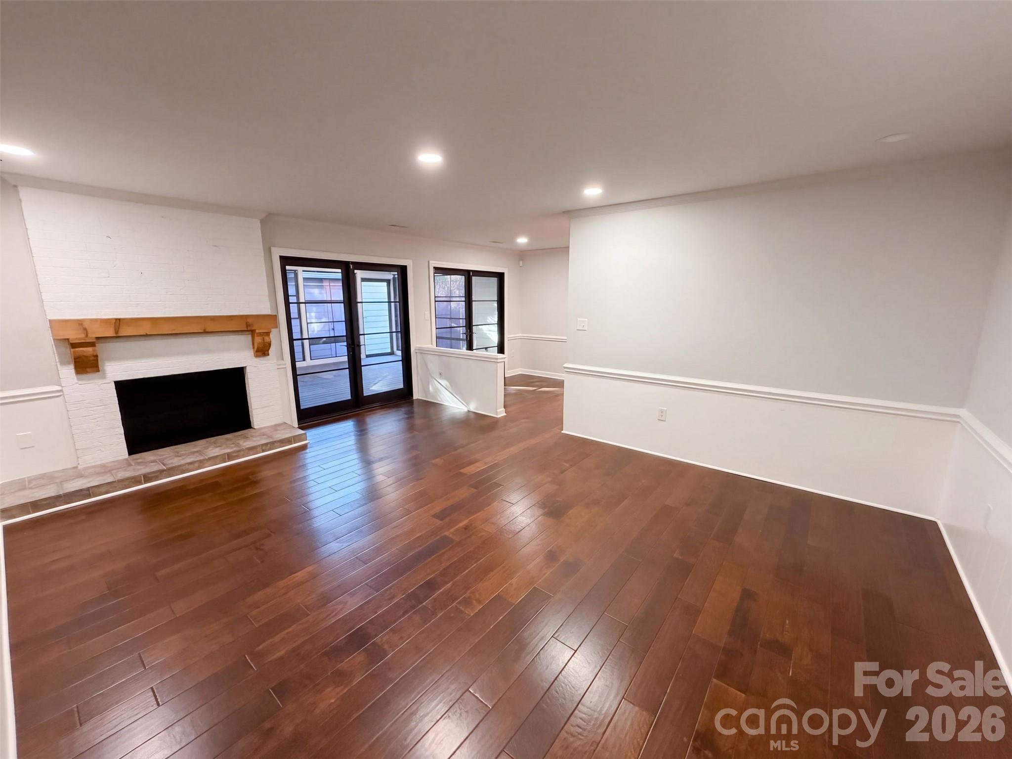 4704 Benridge Lane Property Photo 3