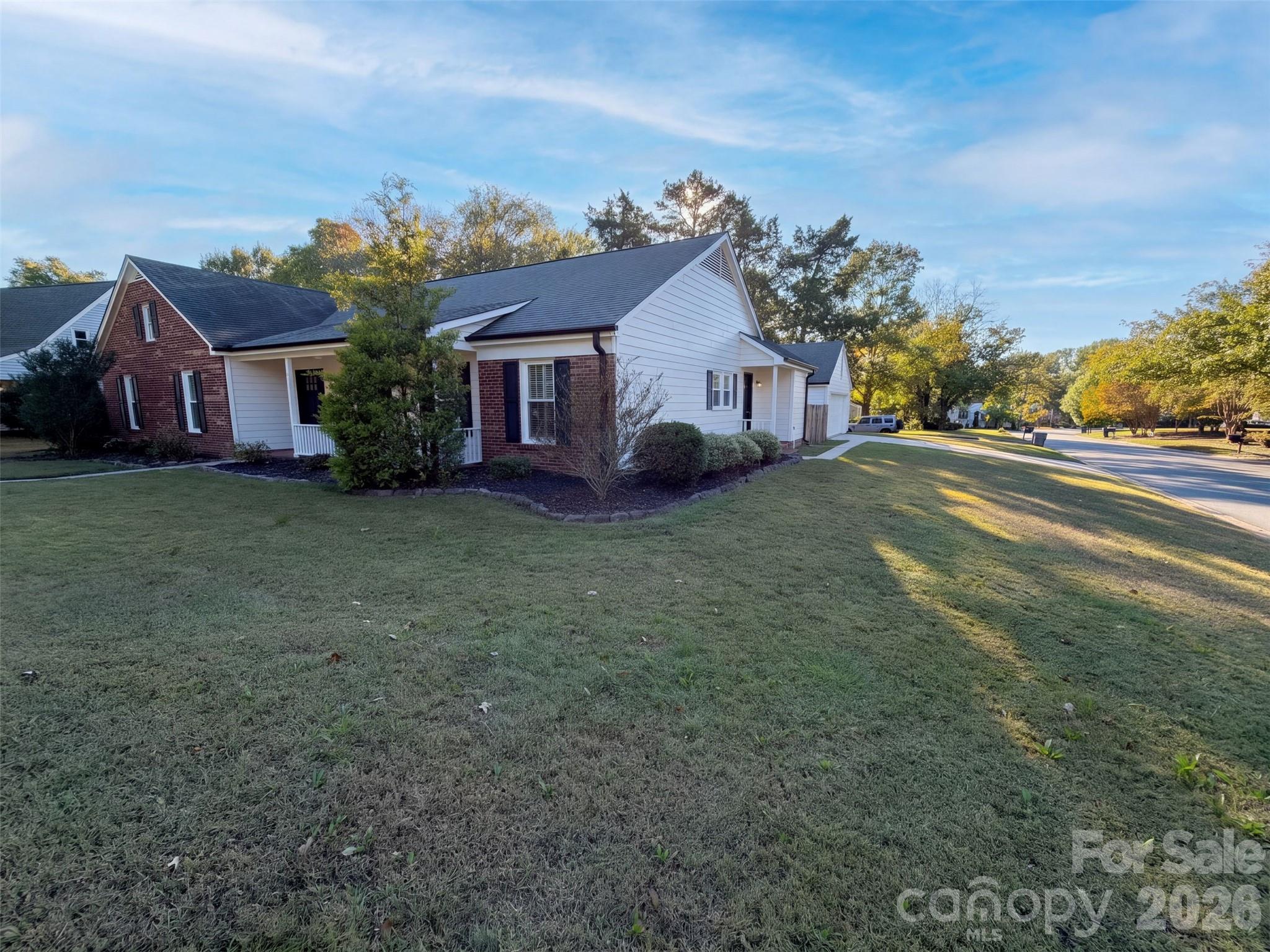 4704 Benridge Lane Property Photo 6