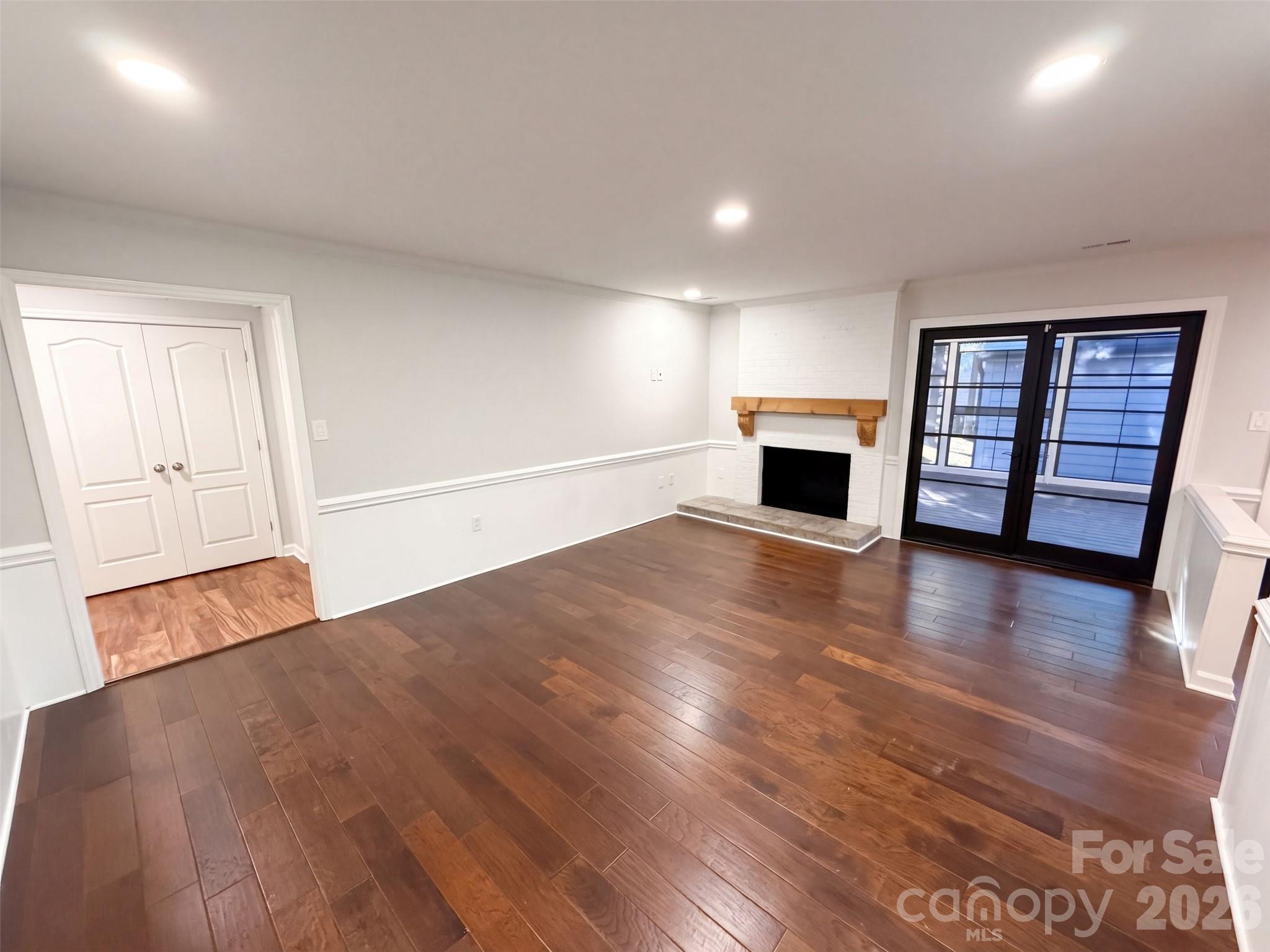 4704 Benridge Lane Property Photo 10