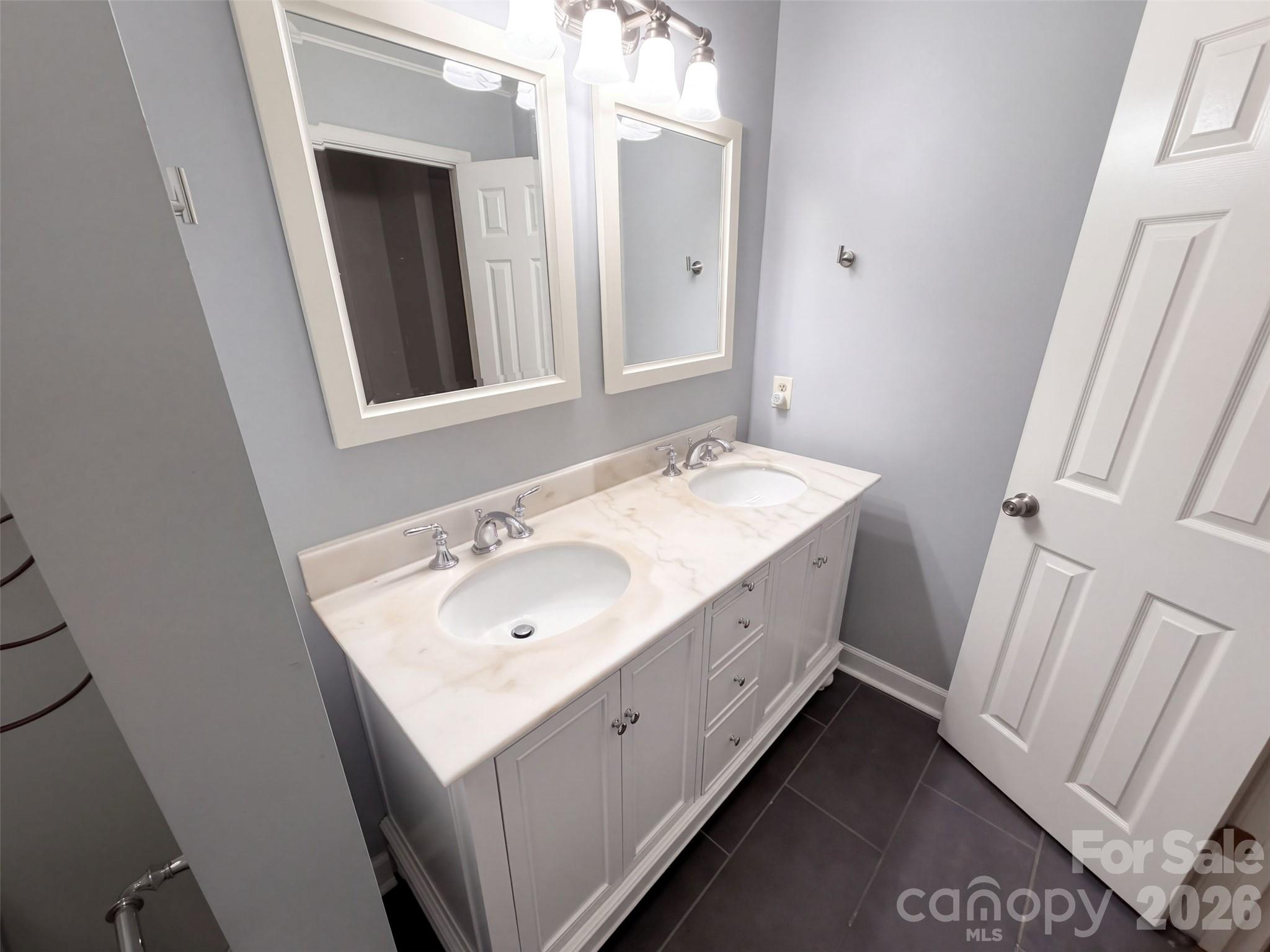 4704 Benridge Lane Property Photo 26