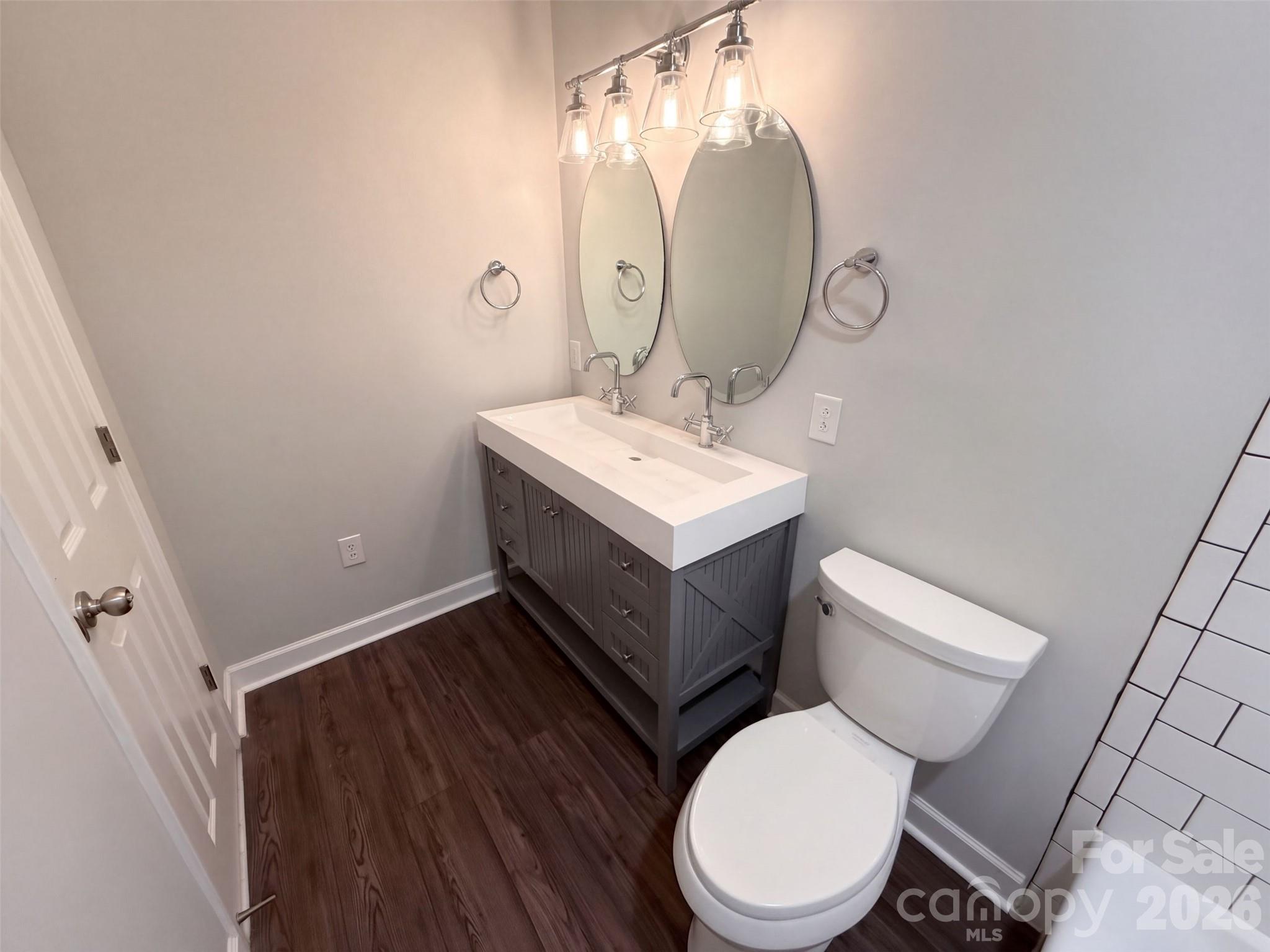 4704 Benridge Lane Property Photo 28