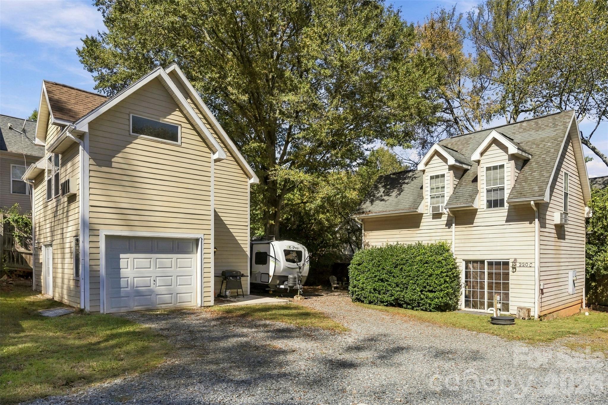 220 Armour Street Property Photo 30