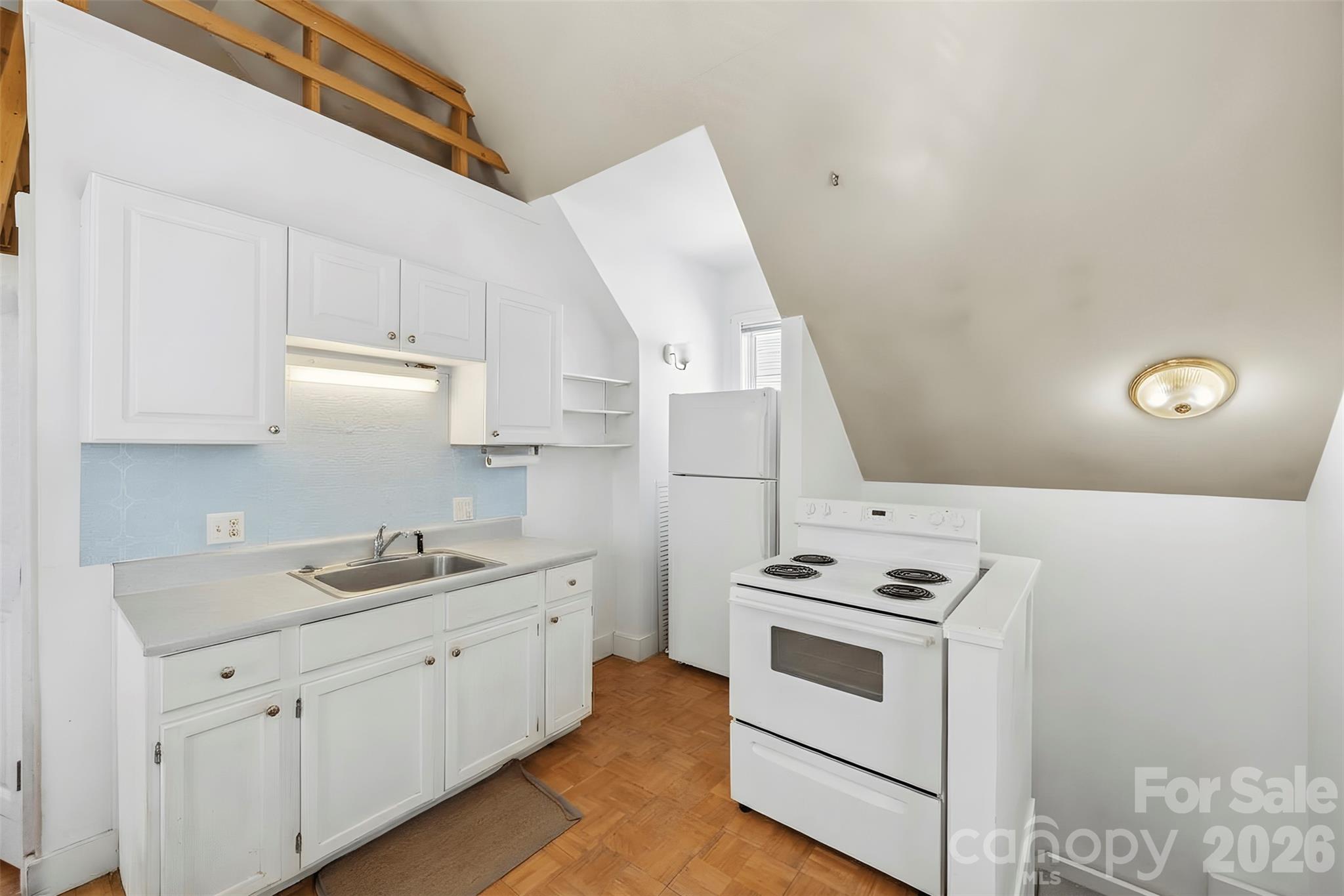 220 Armour Street Property Photo 32