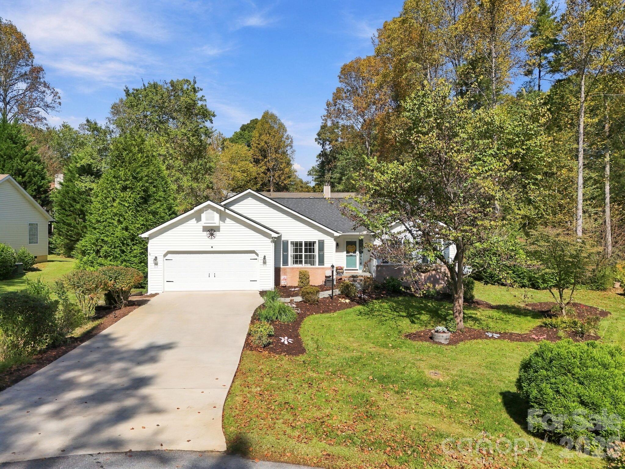 6 Pebble Beach Court Property Photo 1