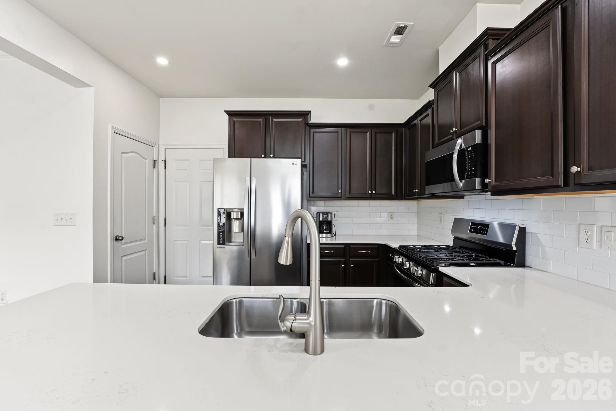 1122 Loggerhead Drive Property Photo 16