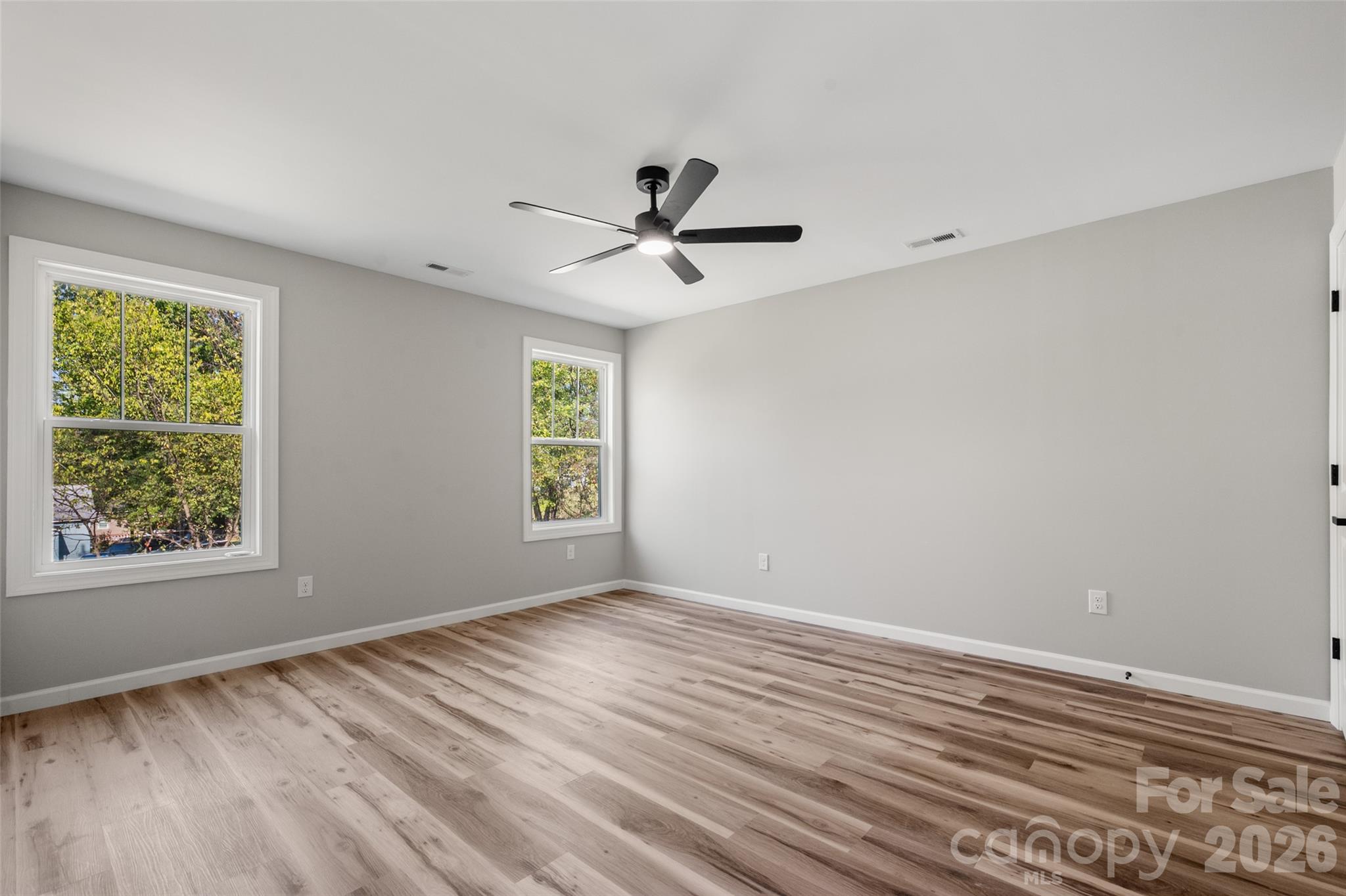 304 Sycamore Avenue Property Photo 27