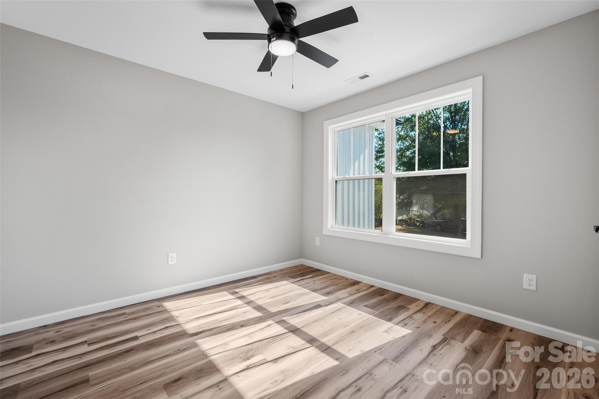 304 Sycamore Avenue Property Photo 34
