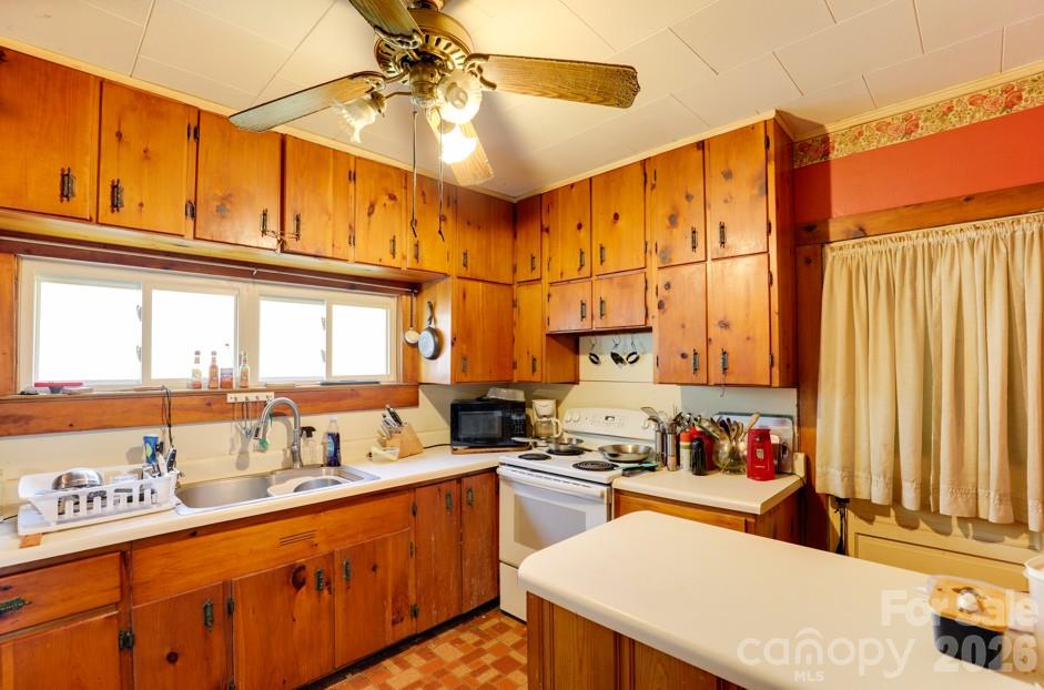 44 B Street Property Photo 3