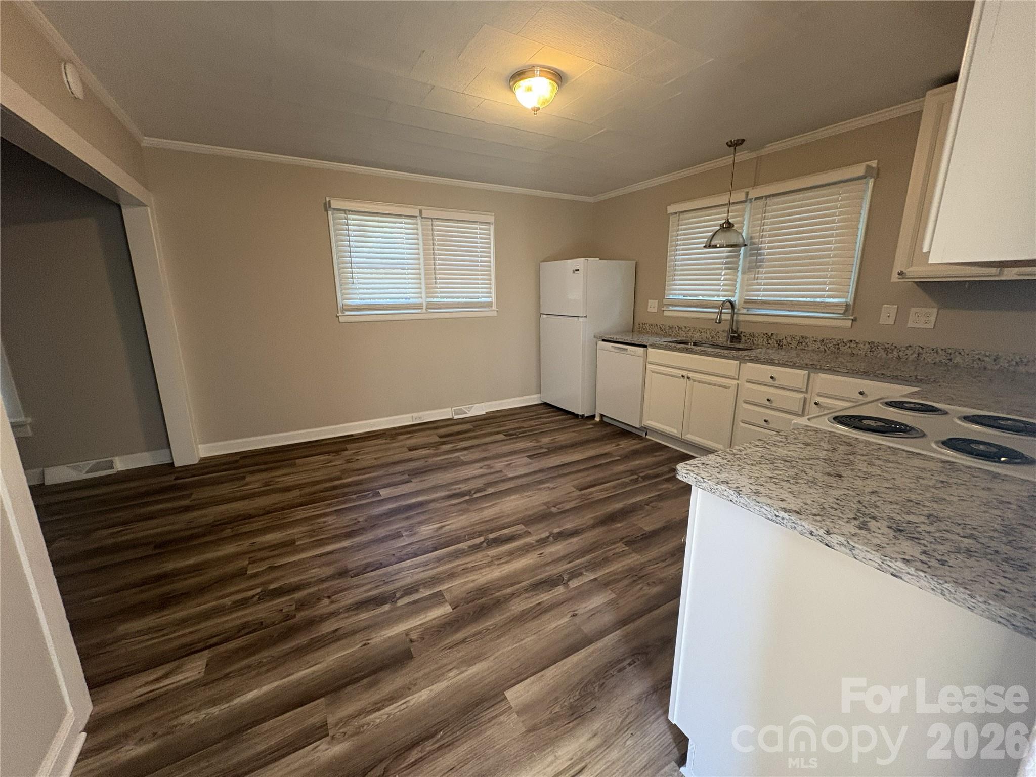 332 E Lowrance Avenue Property Photo 5