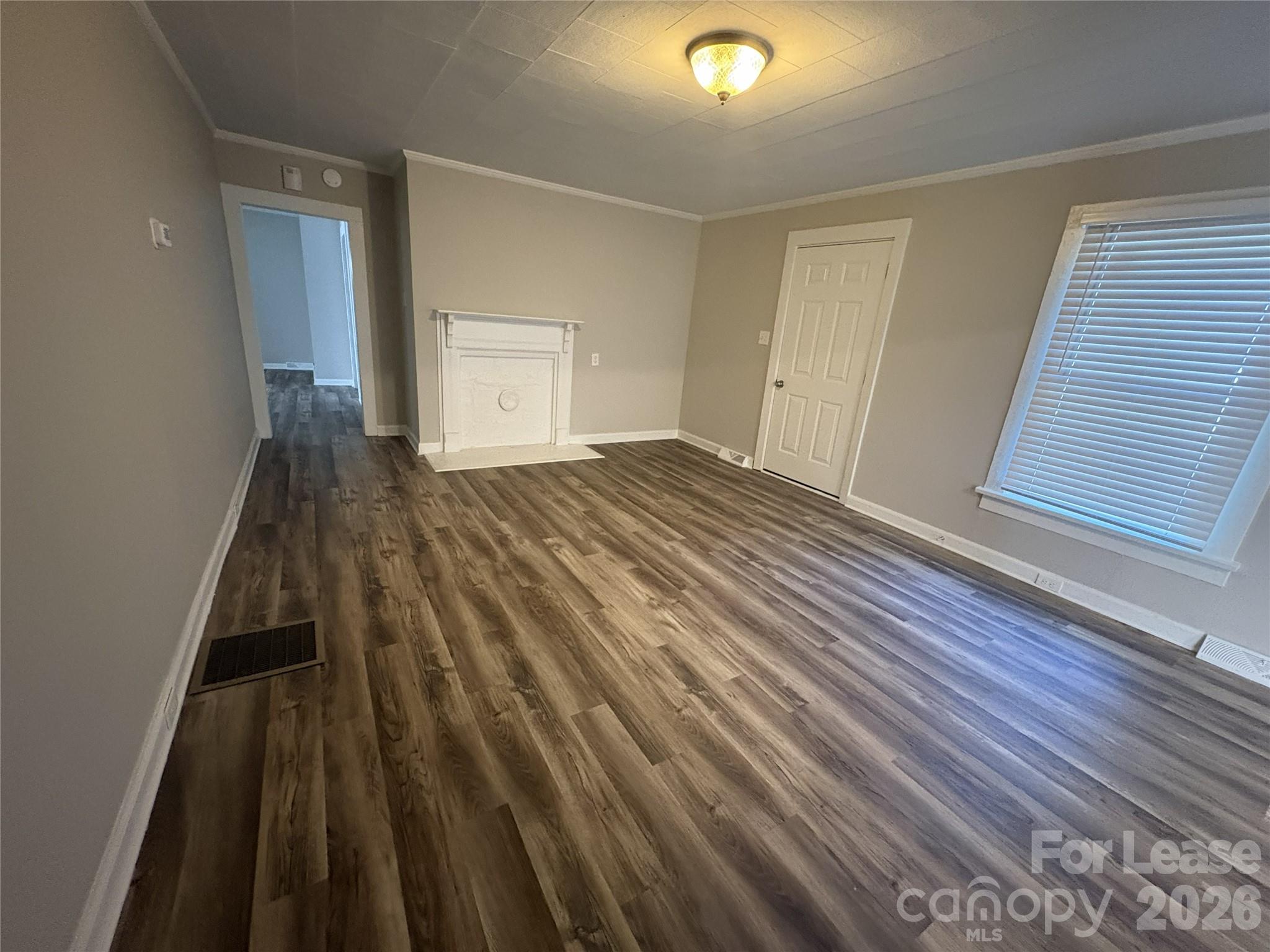 332 E Lowrance Avenue Property Photo 7