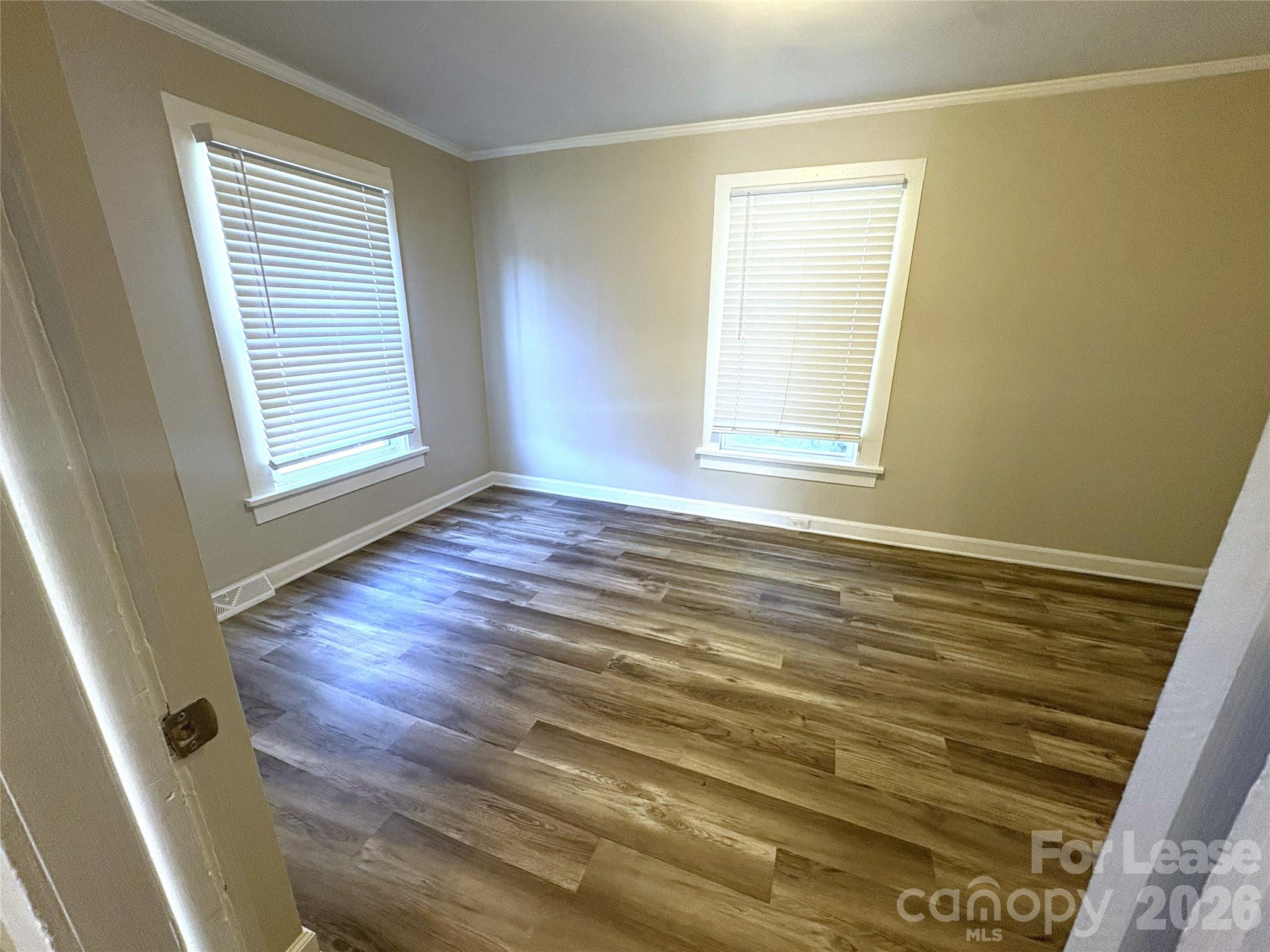 332 E Lowrance Avenue Property Photo 9