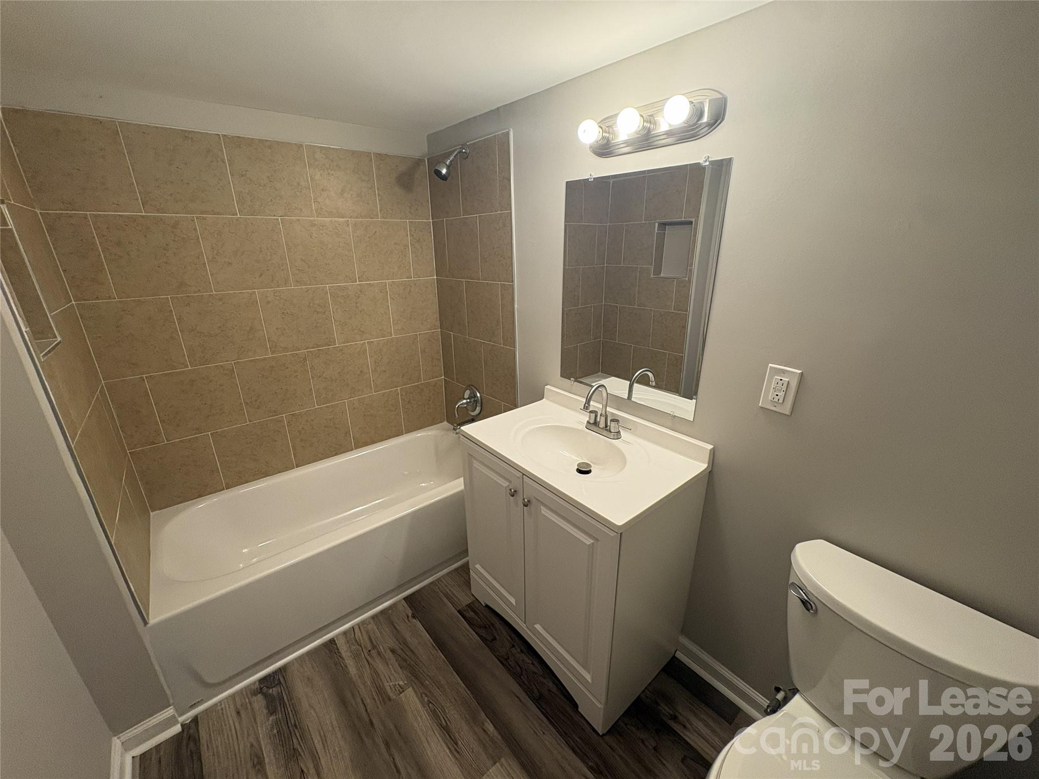 332 E Lowrance Avenue Property Photo 18
