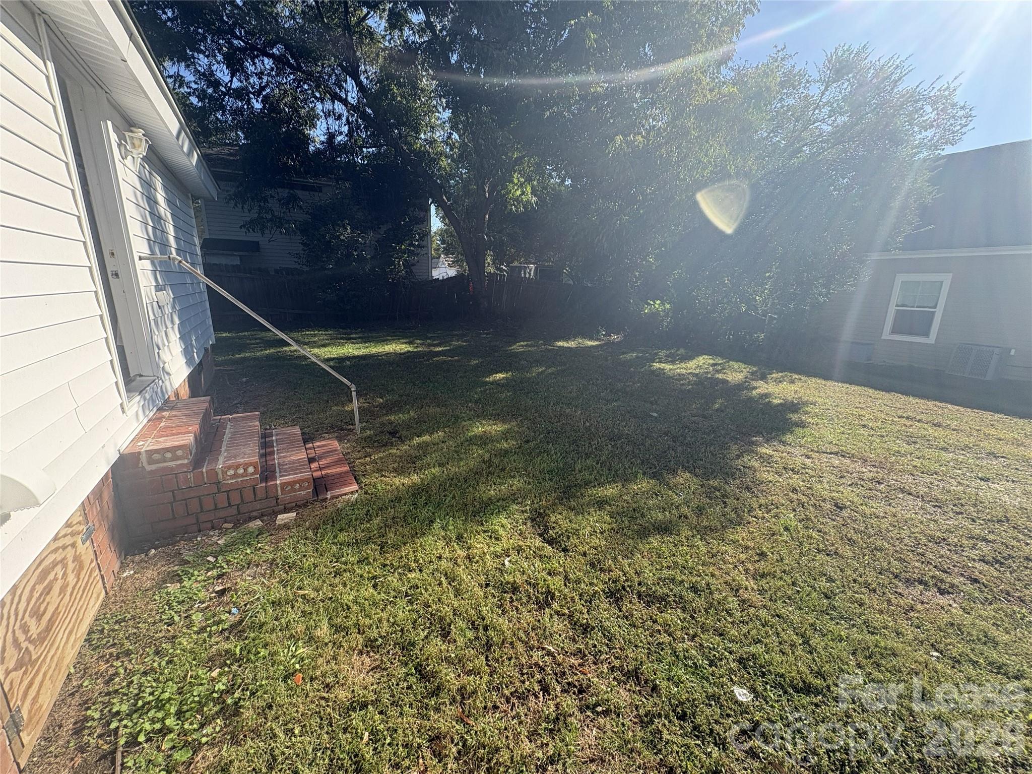 332 E Lowrance Avenue Property Photo 19