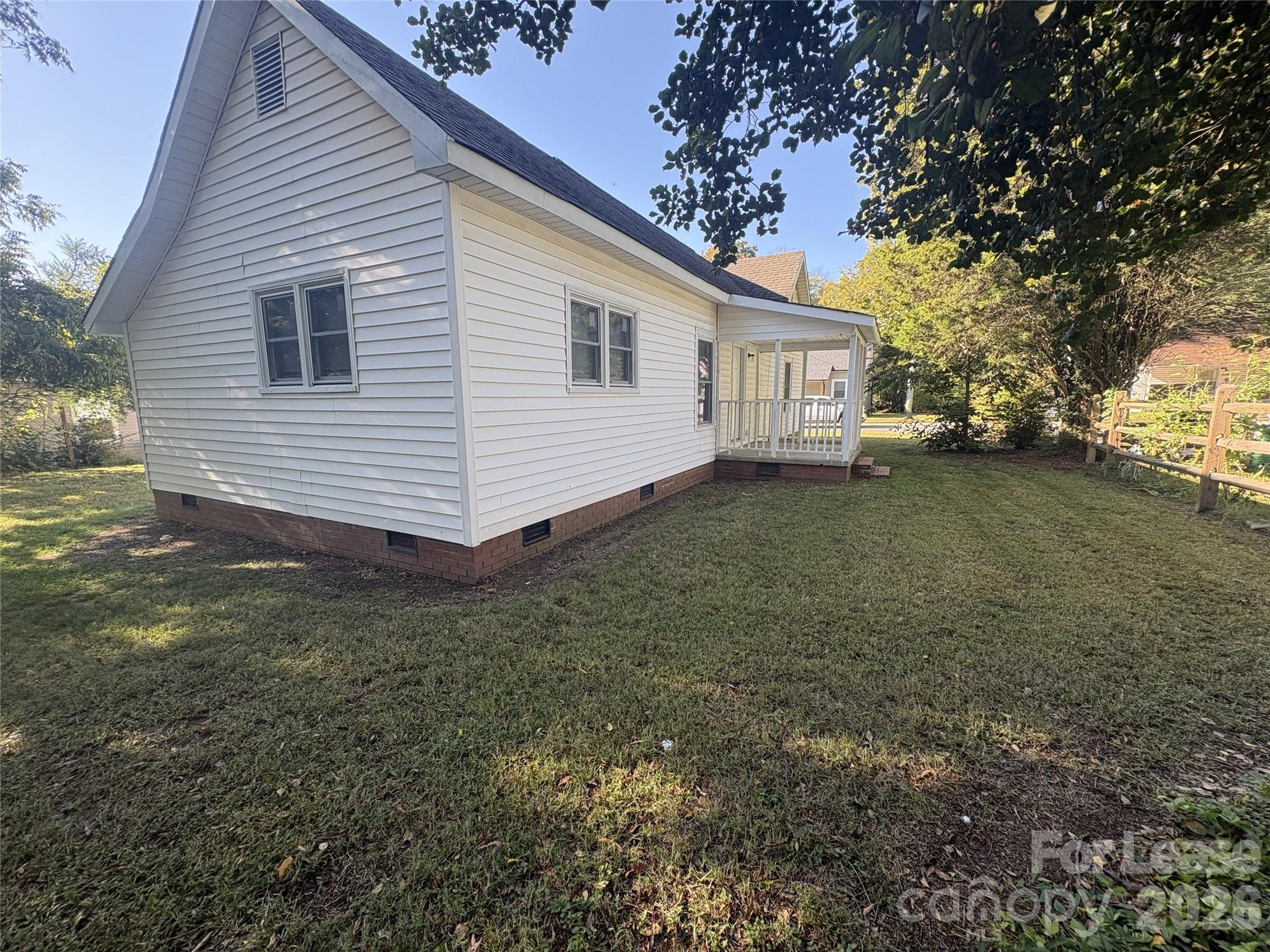 332 E Lowrance Avenue Property Photo 22