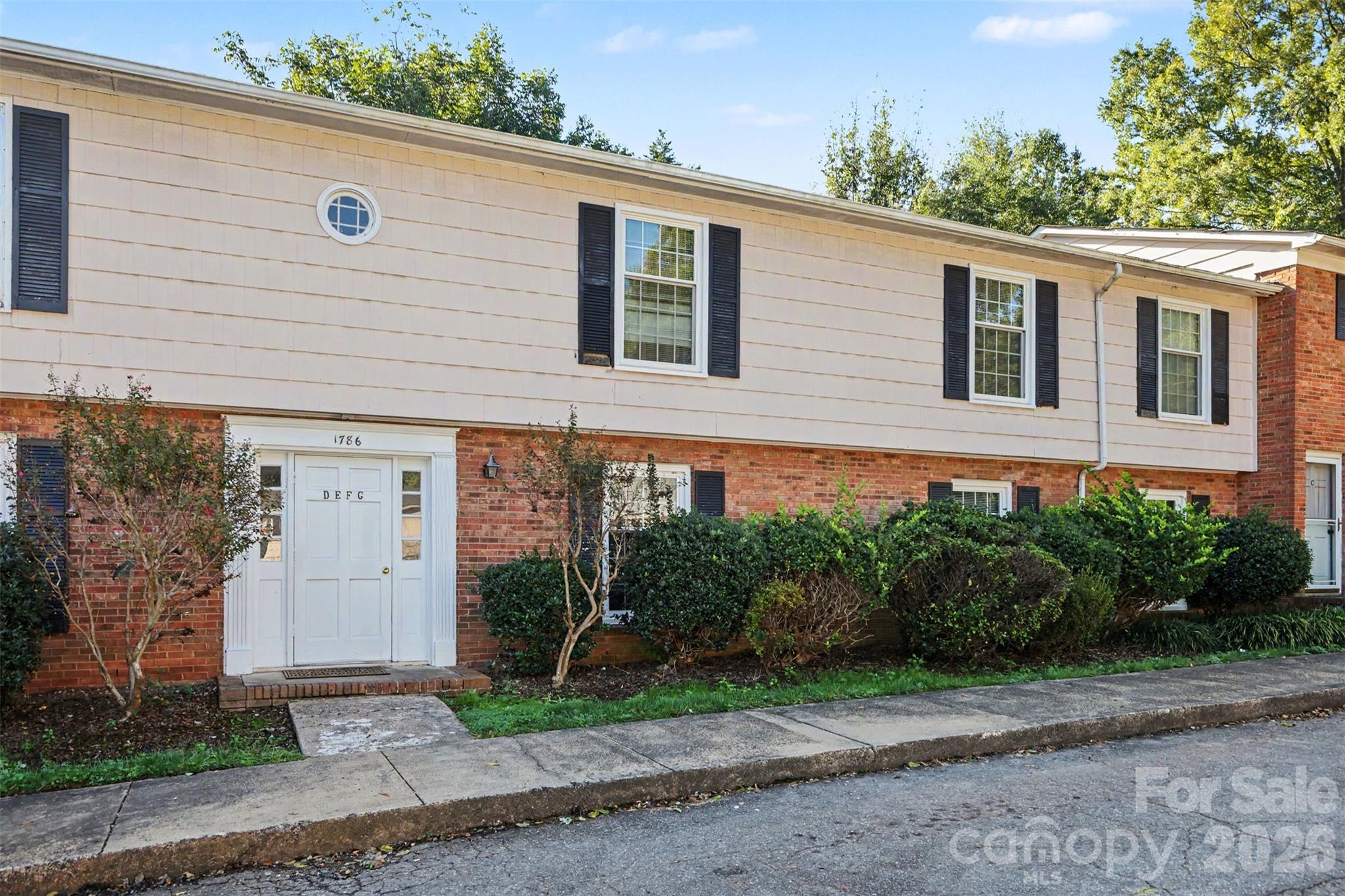 1786 Ebenezer Road D Property Photo 1