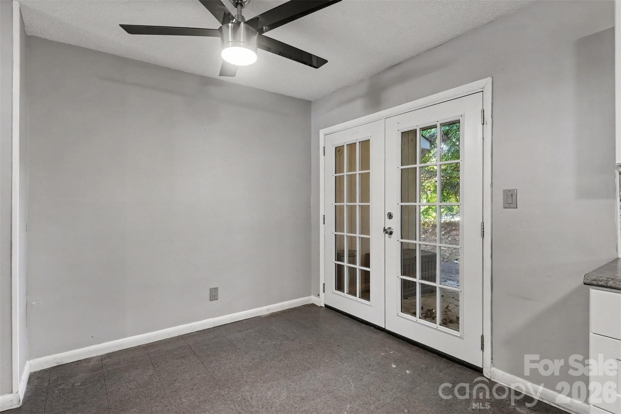1786 Ebenezer Road D Property Photo 5