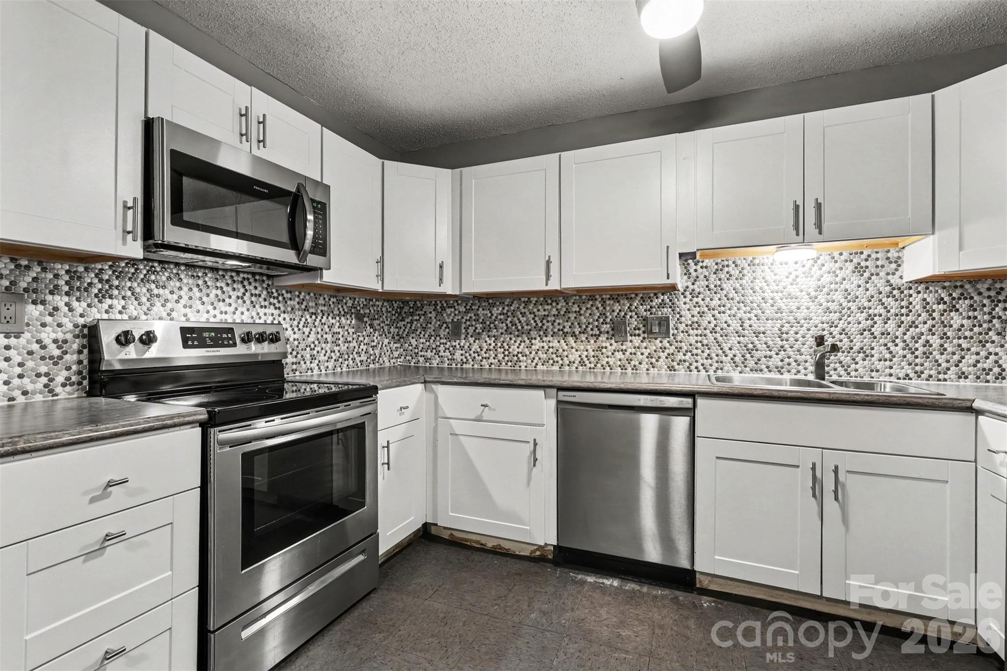 1786 Ebenezer Road D Property Photo 6