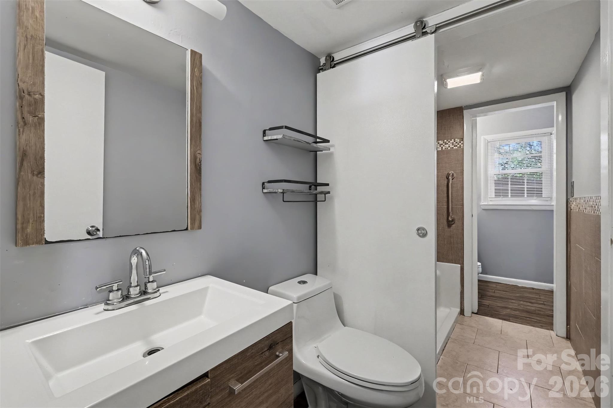 1786 Ebenezer Road D Property Photo 10
