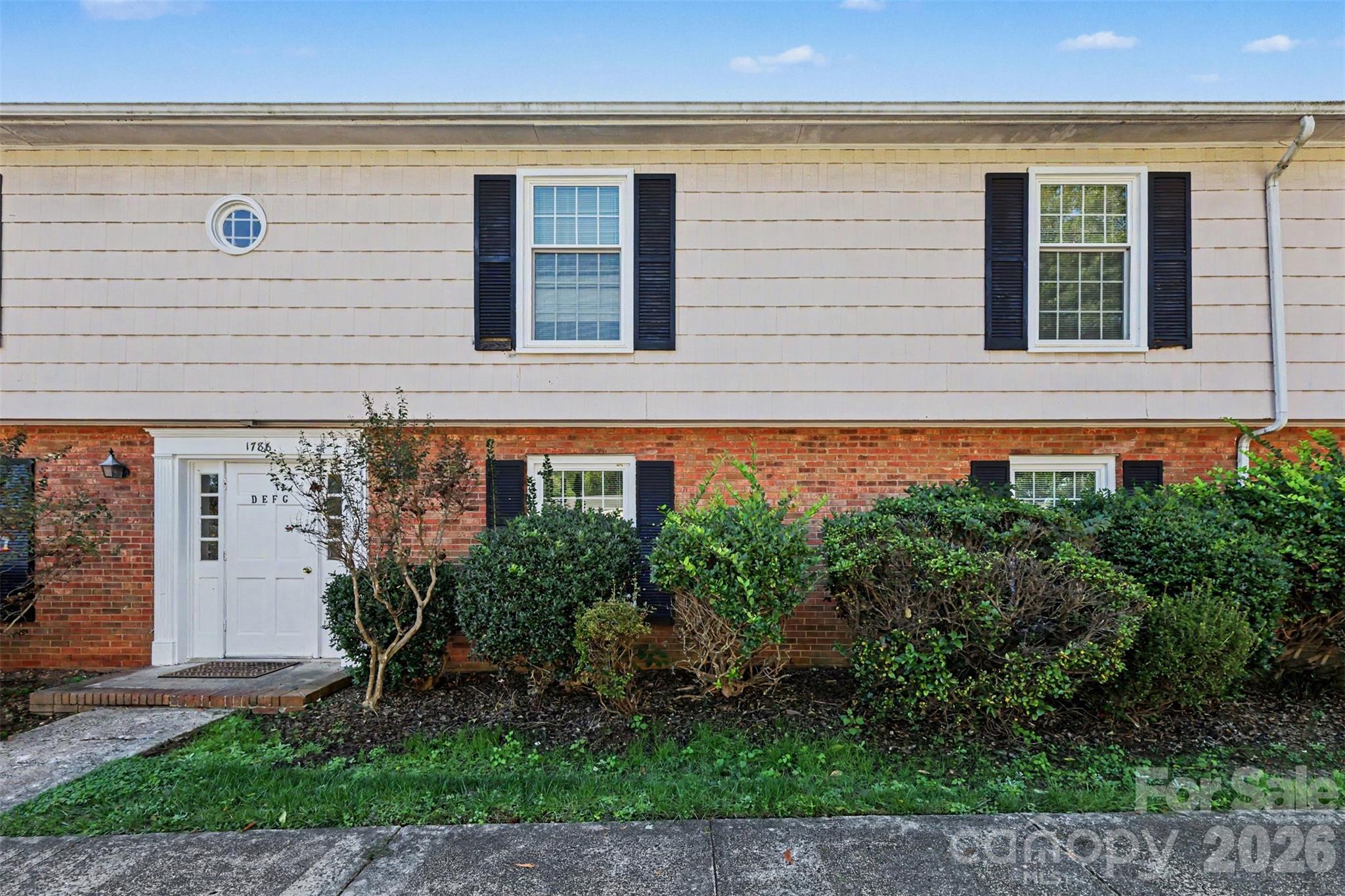 1786 Ebenezer Road D Property Photo 13