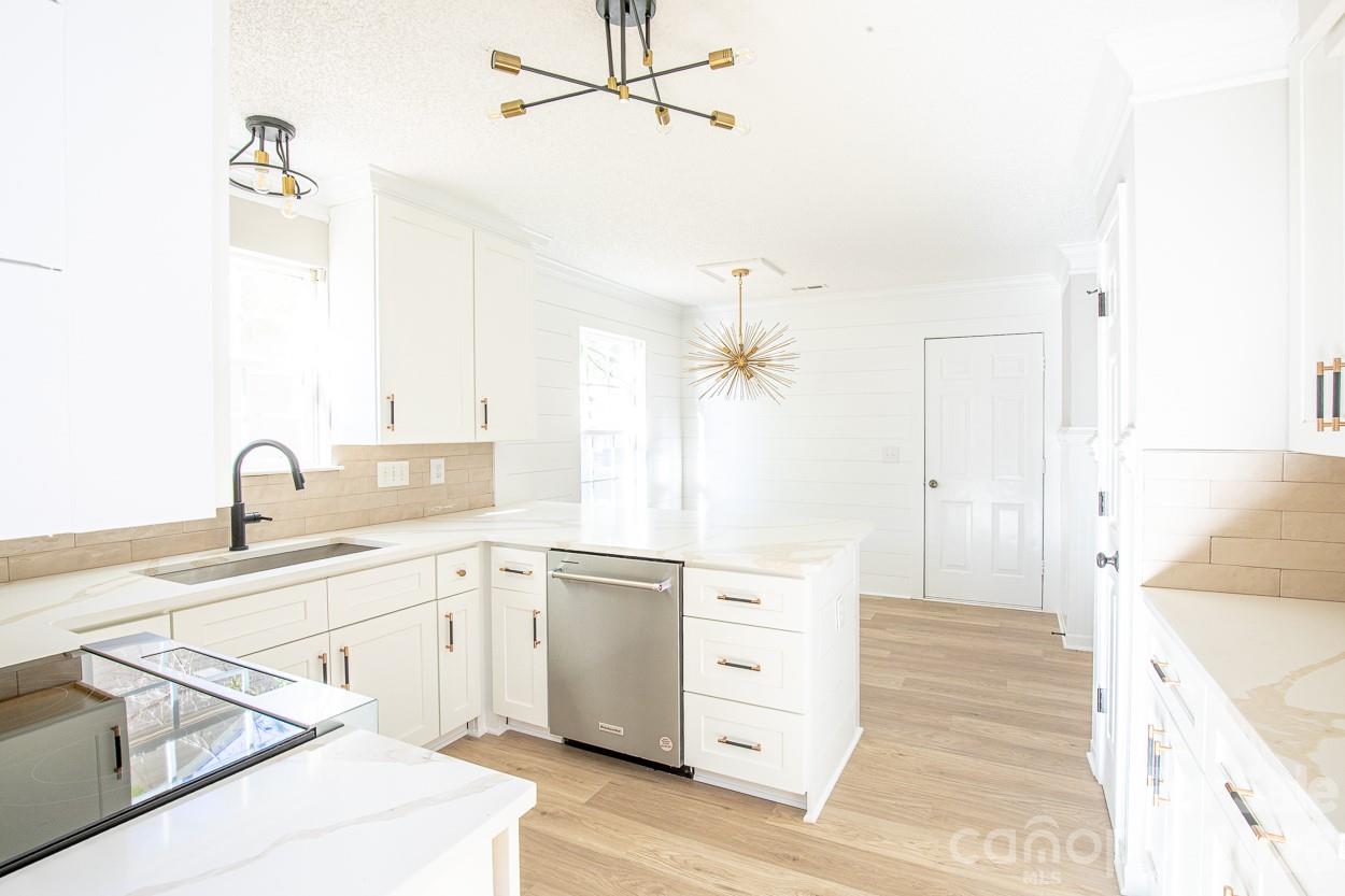 1036 Valley Forge Road Property Photo 4