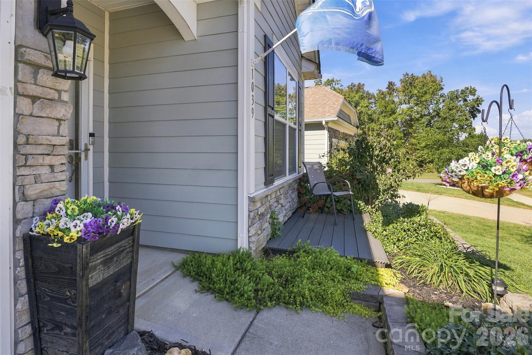 1039 Bonum Road Property Photo 2