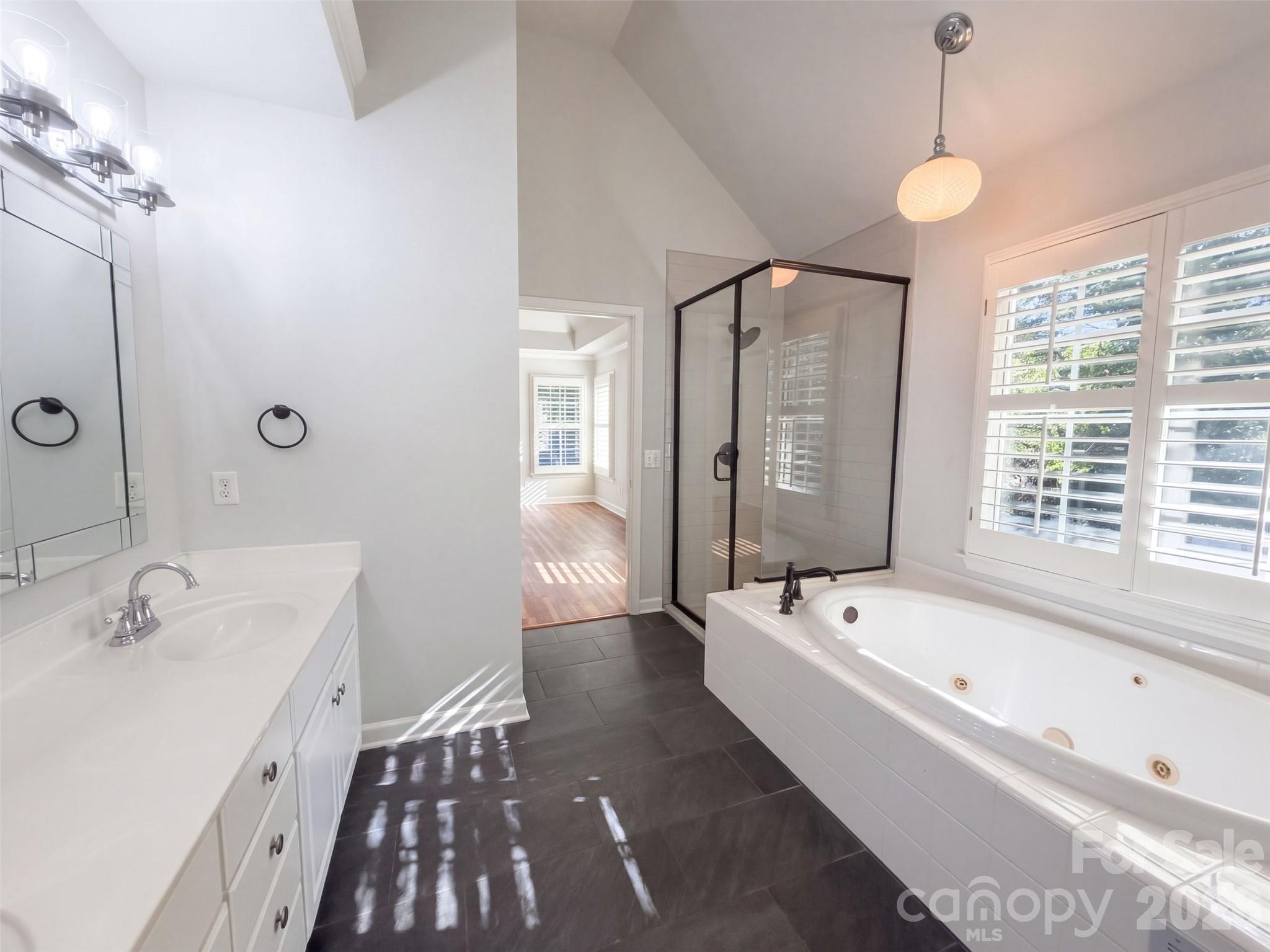 1463 The Crossing Property Photo 9