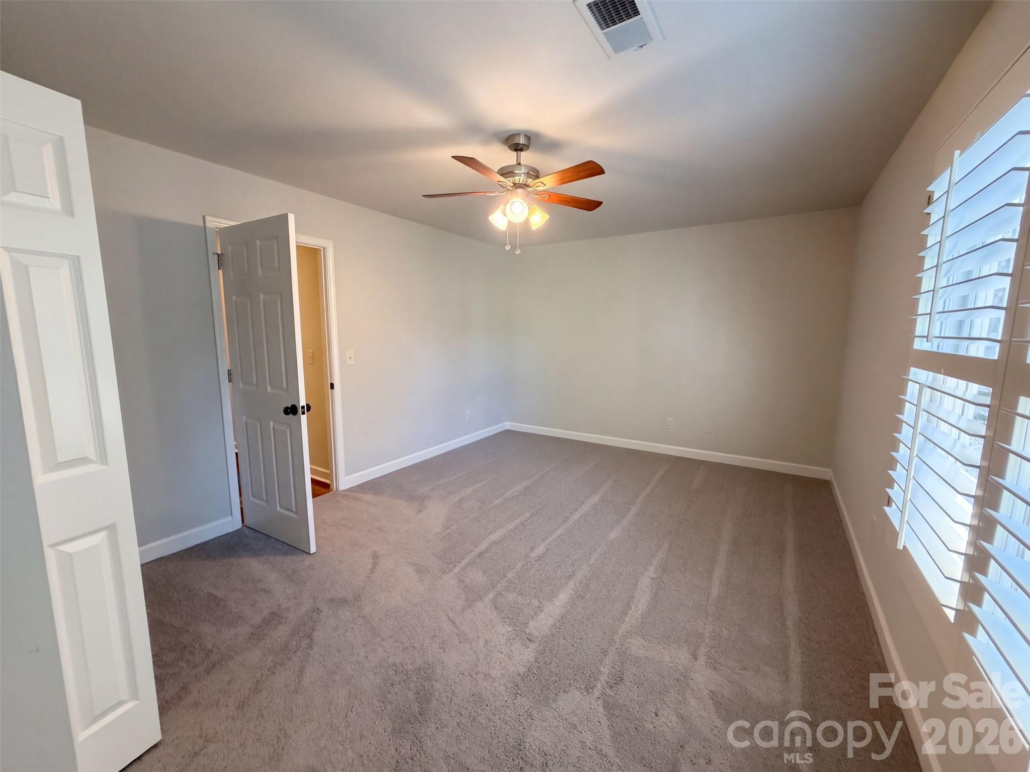1463 The Crossing Property Photo 15